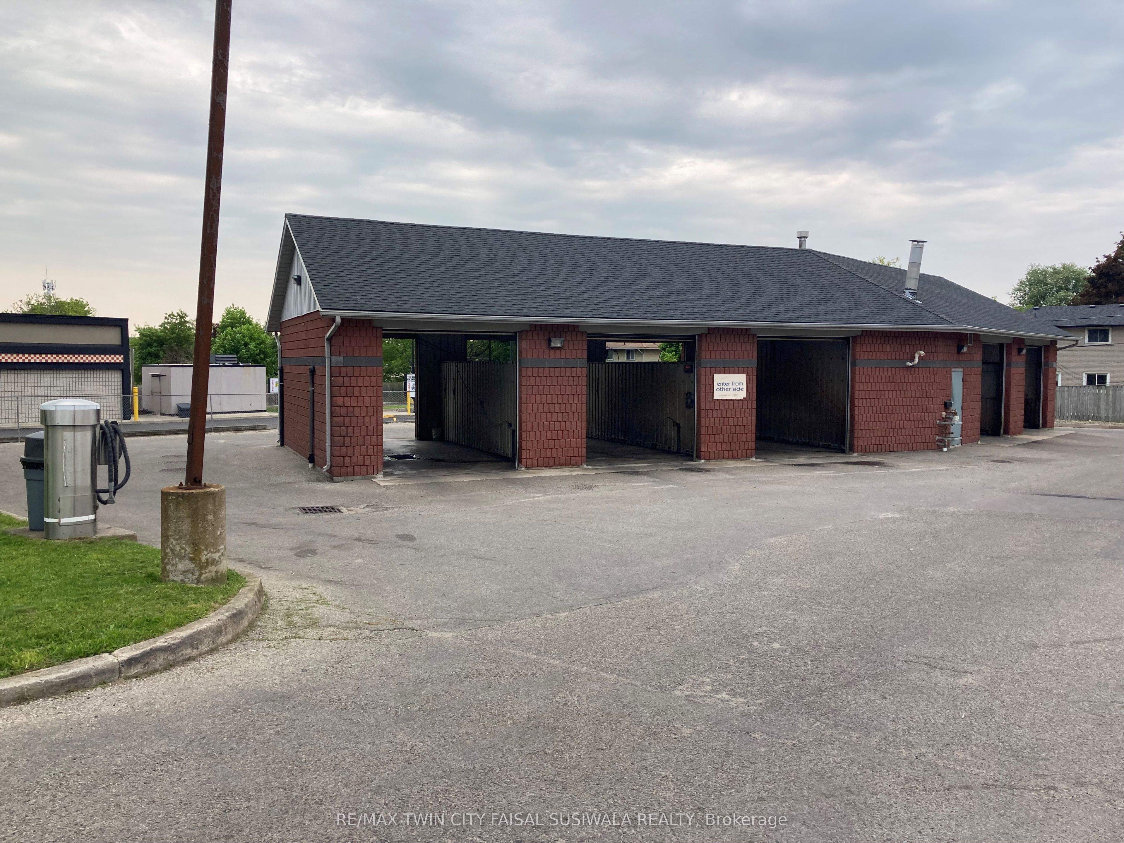 150 Dundas Street Property Photo 3