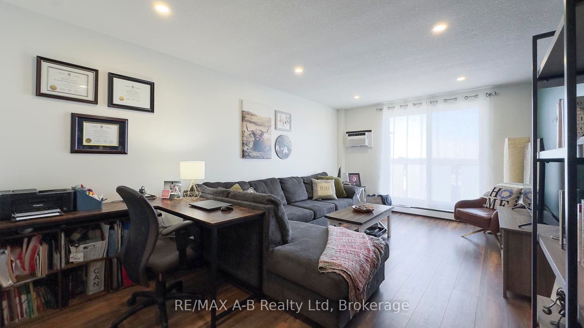 583 Mornington Avenue 1005 Property Photo 13