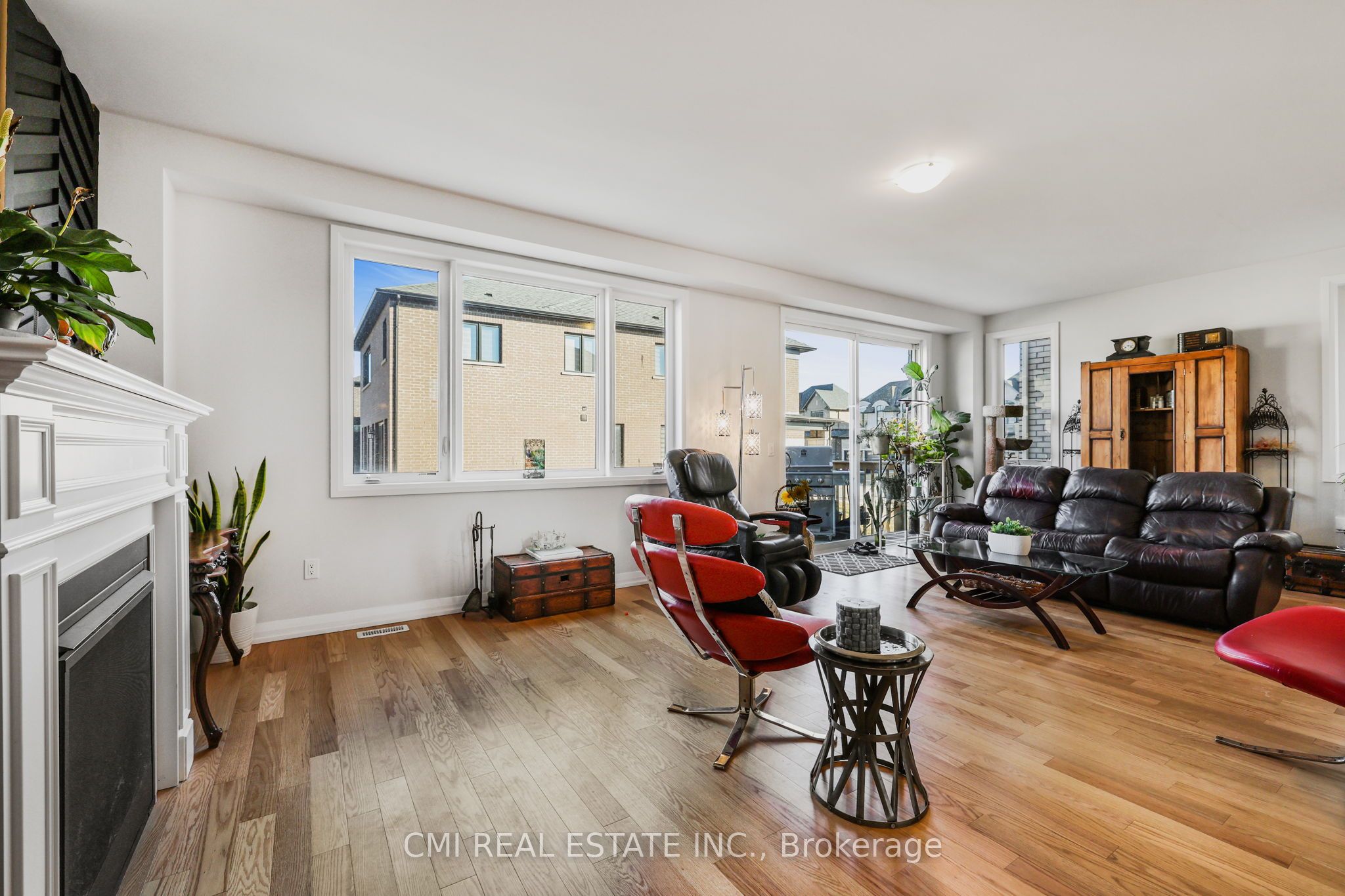 1403 Upper Thames Drive Property Photo 8