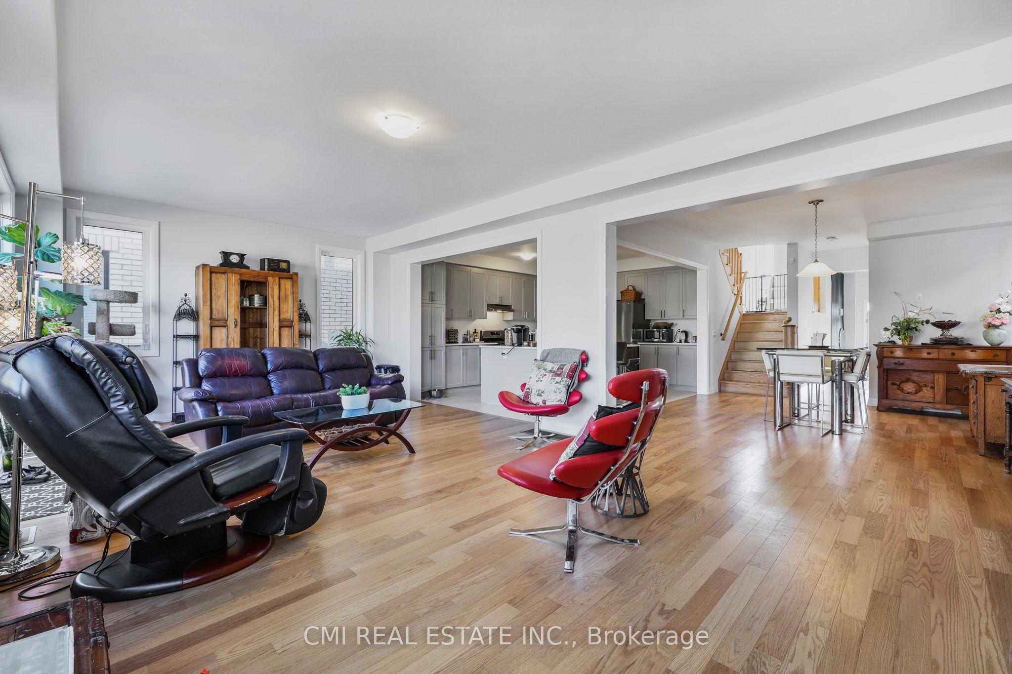 1403 Upper Thames Drive Property Photo 9