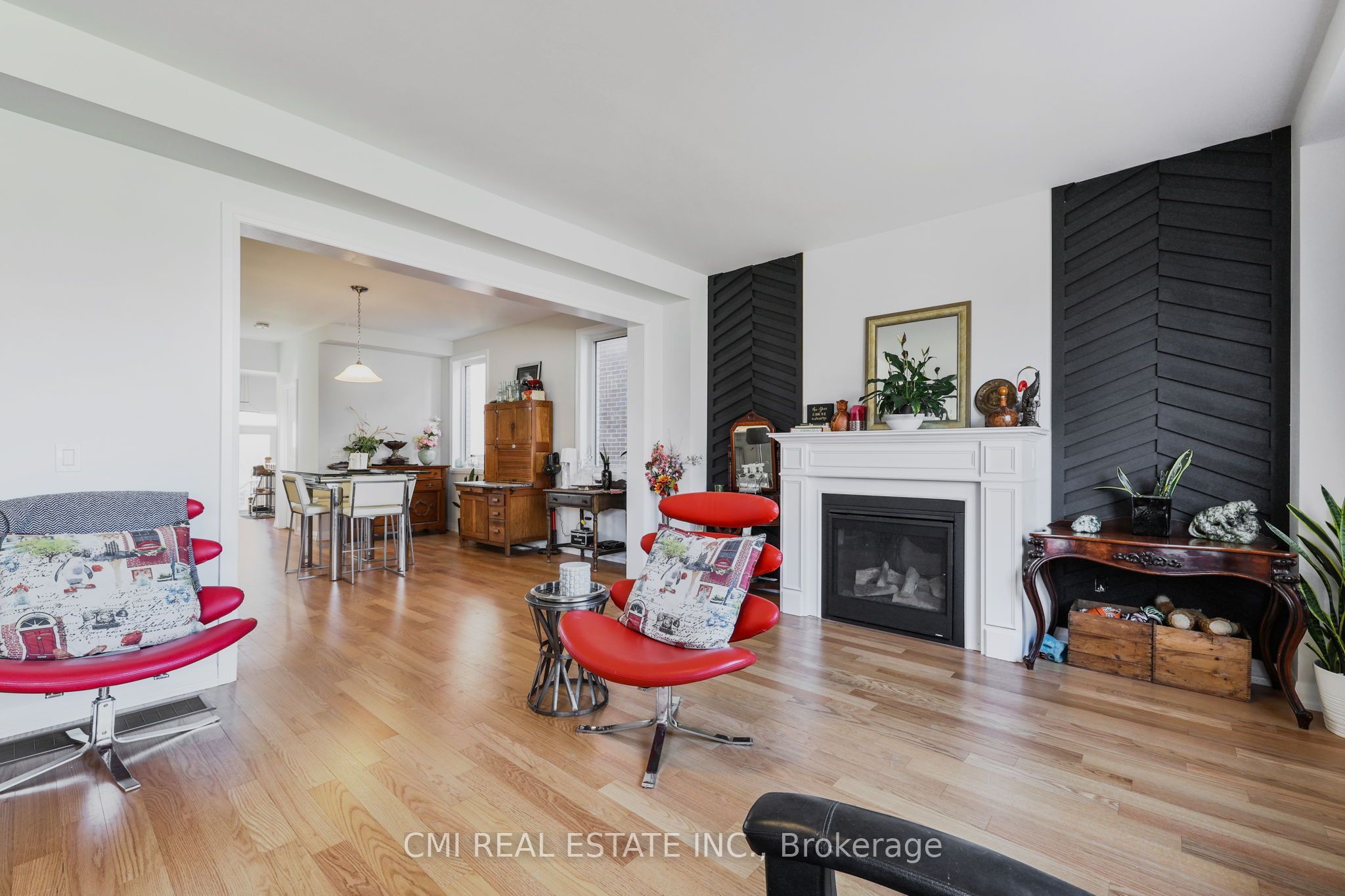 1403 Upper Thames Drive Property Photo 10