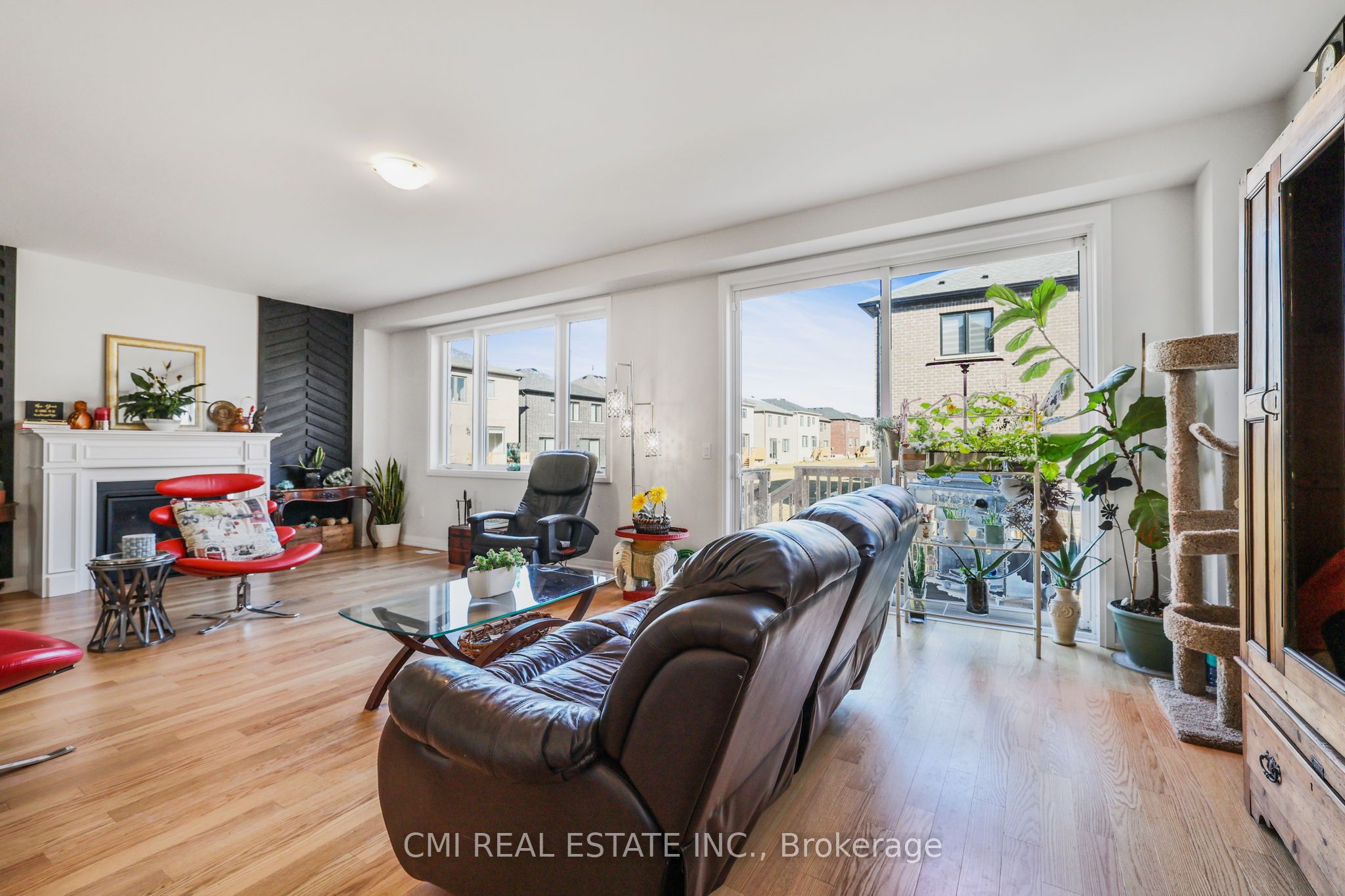 1403 Upper Thames Drive Property Photo 15