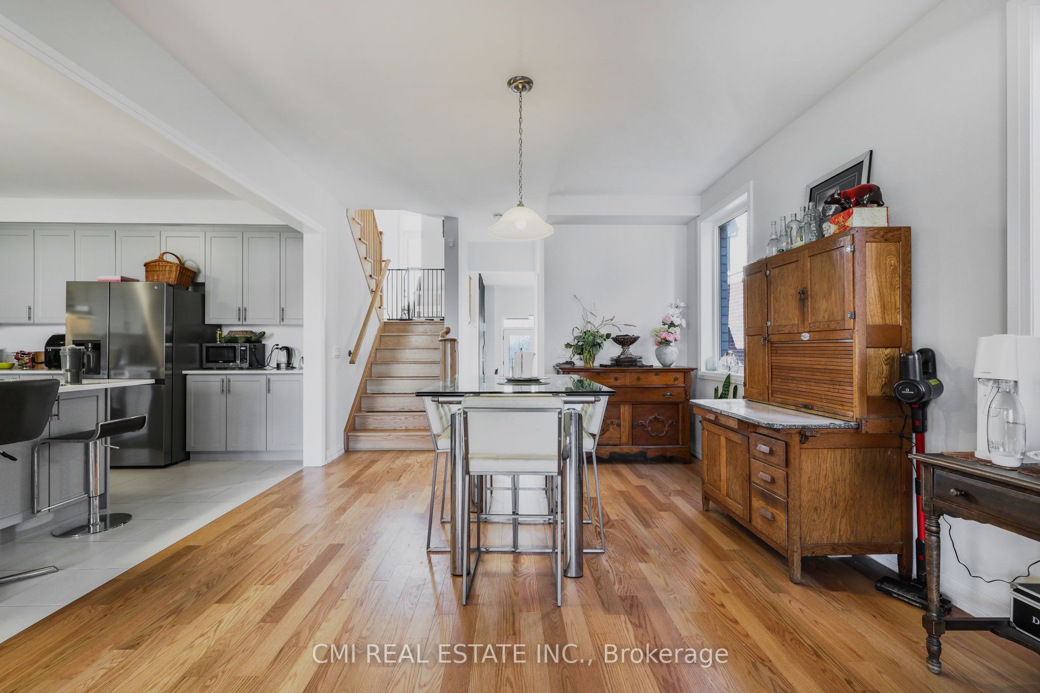 1403 Upper Thames Drive Property Photo 17