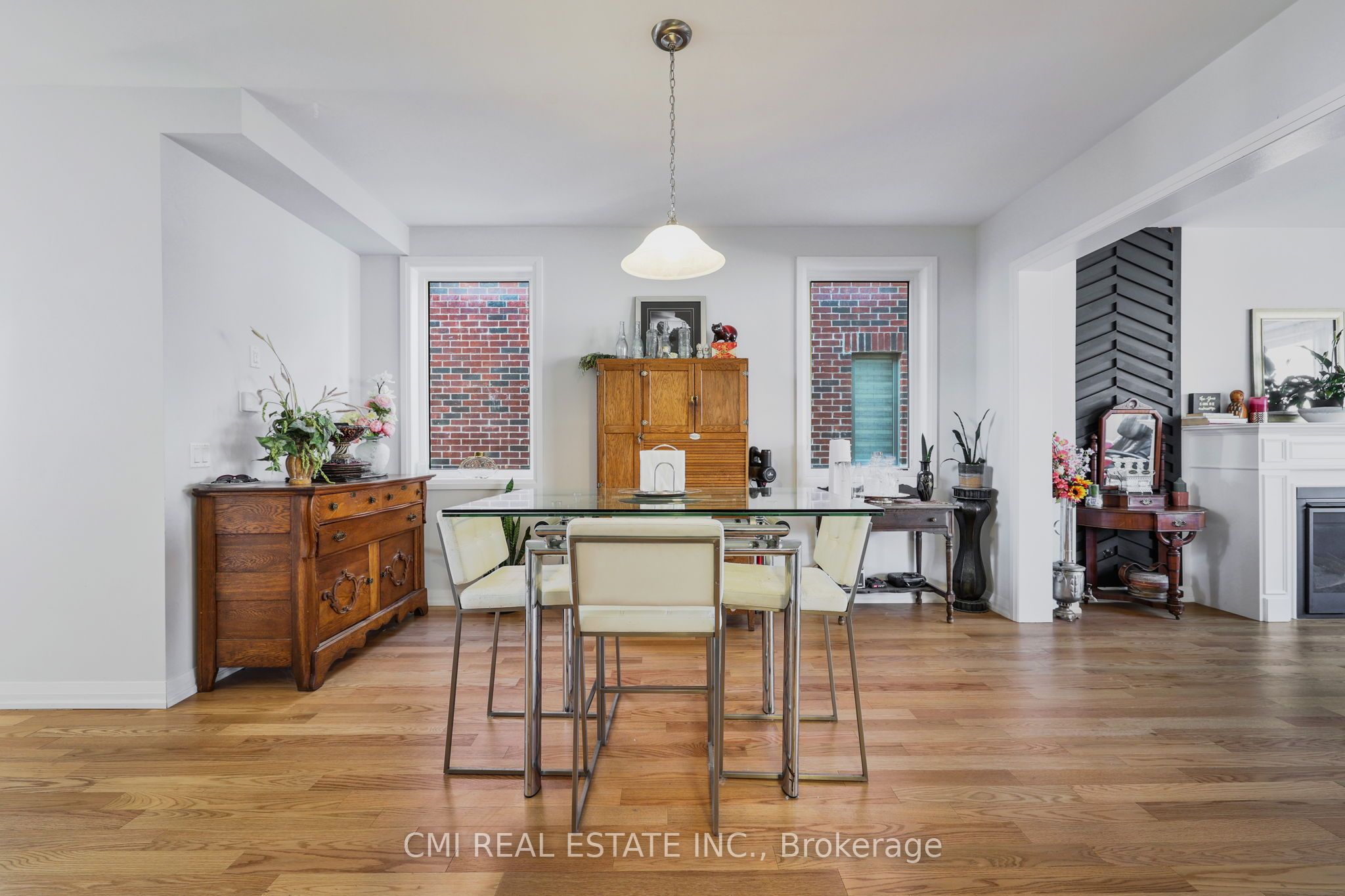 1403 Upper Thames Drive Property Photo 18