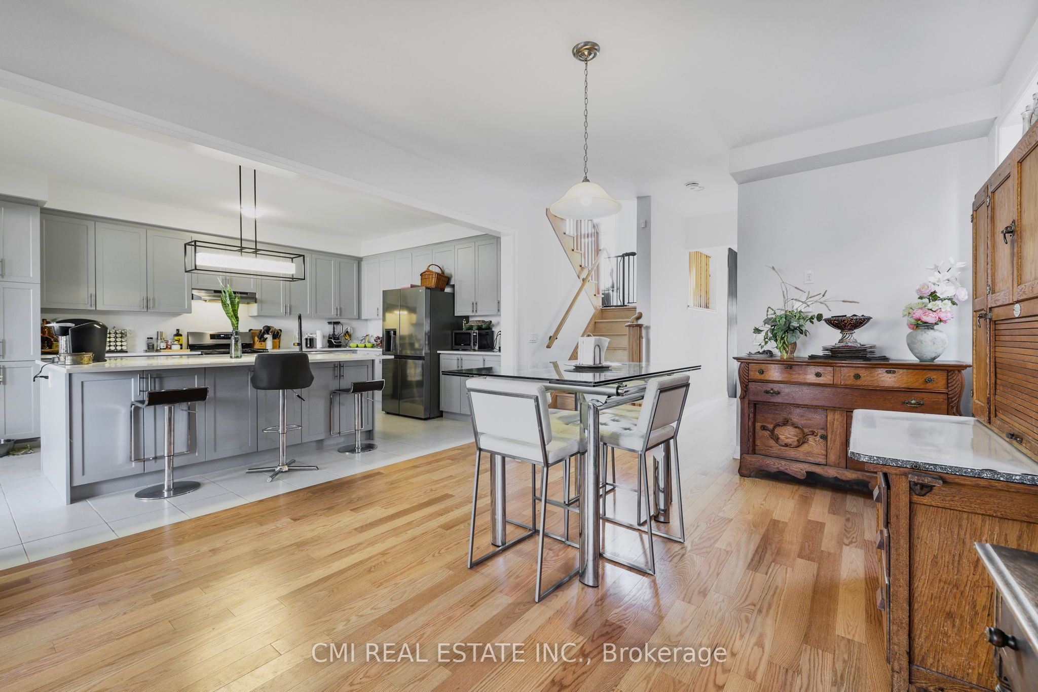 1403 Upper Thames Drive Property Photo 20