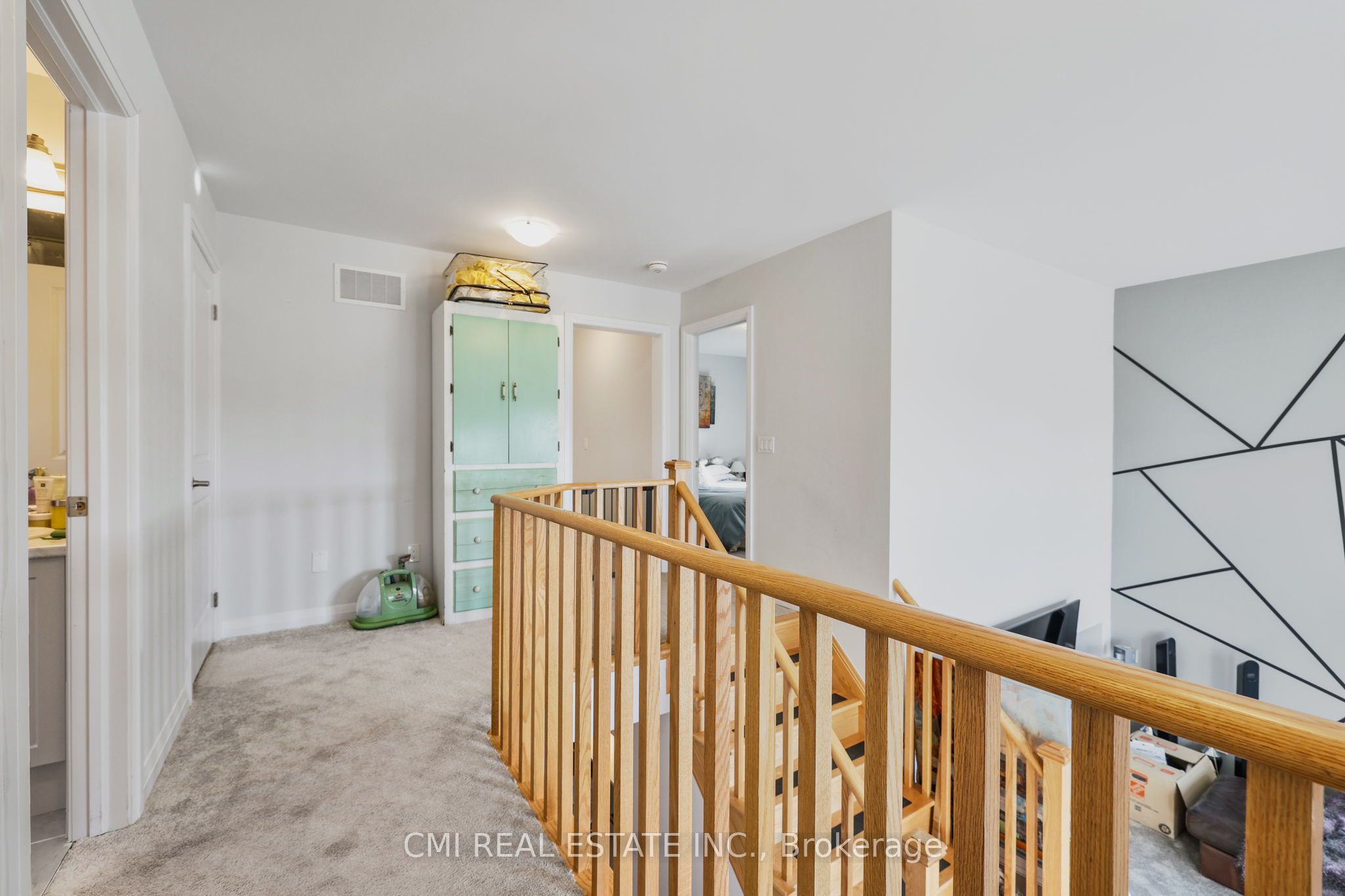 1403 Upper Thames Drive Property Photo 28