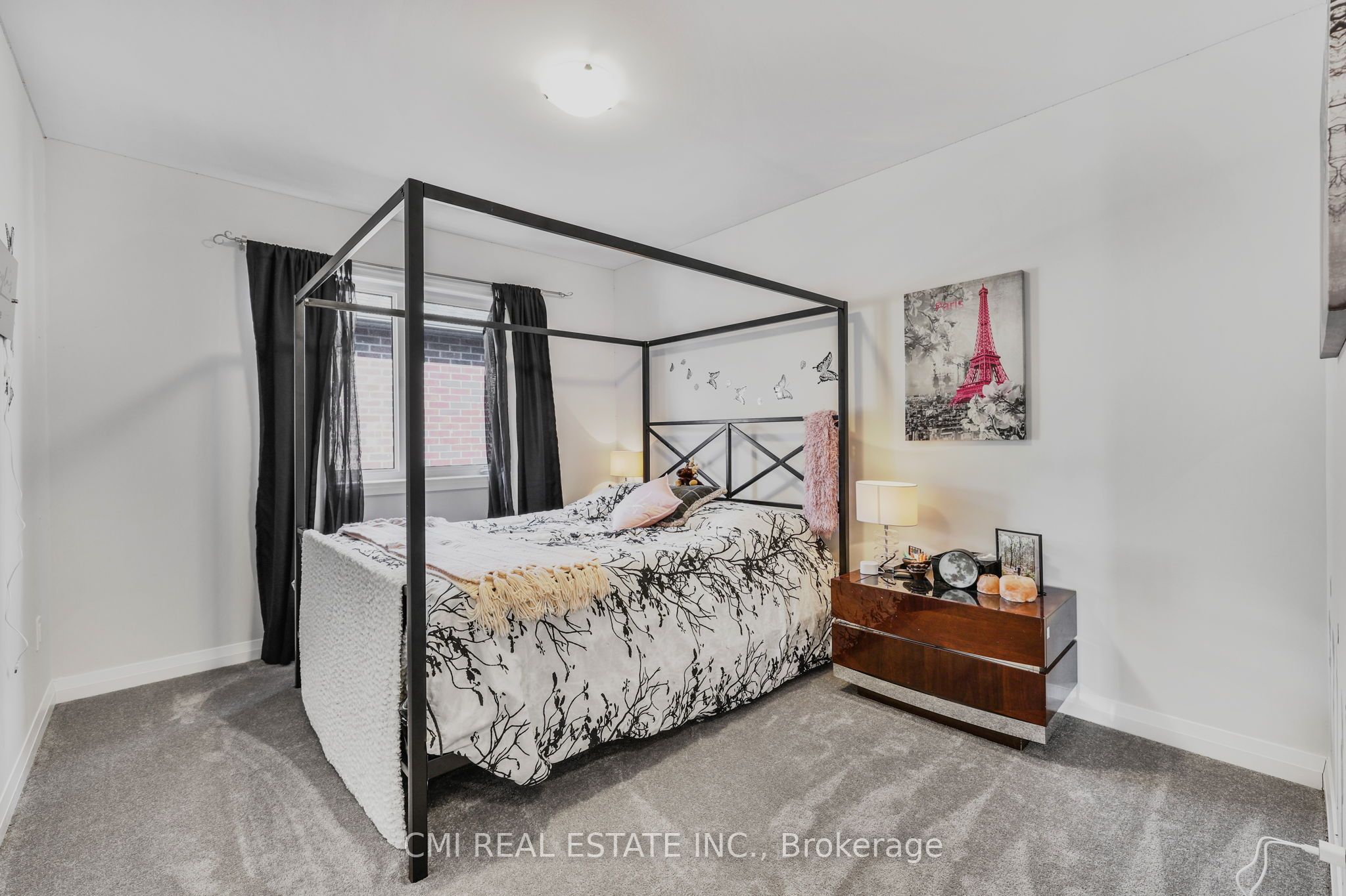 1403 Upper Thames Drive Property Photo 33