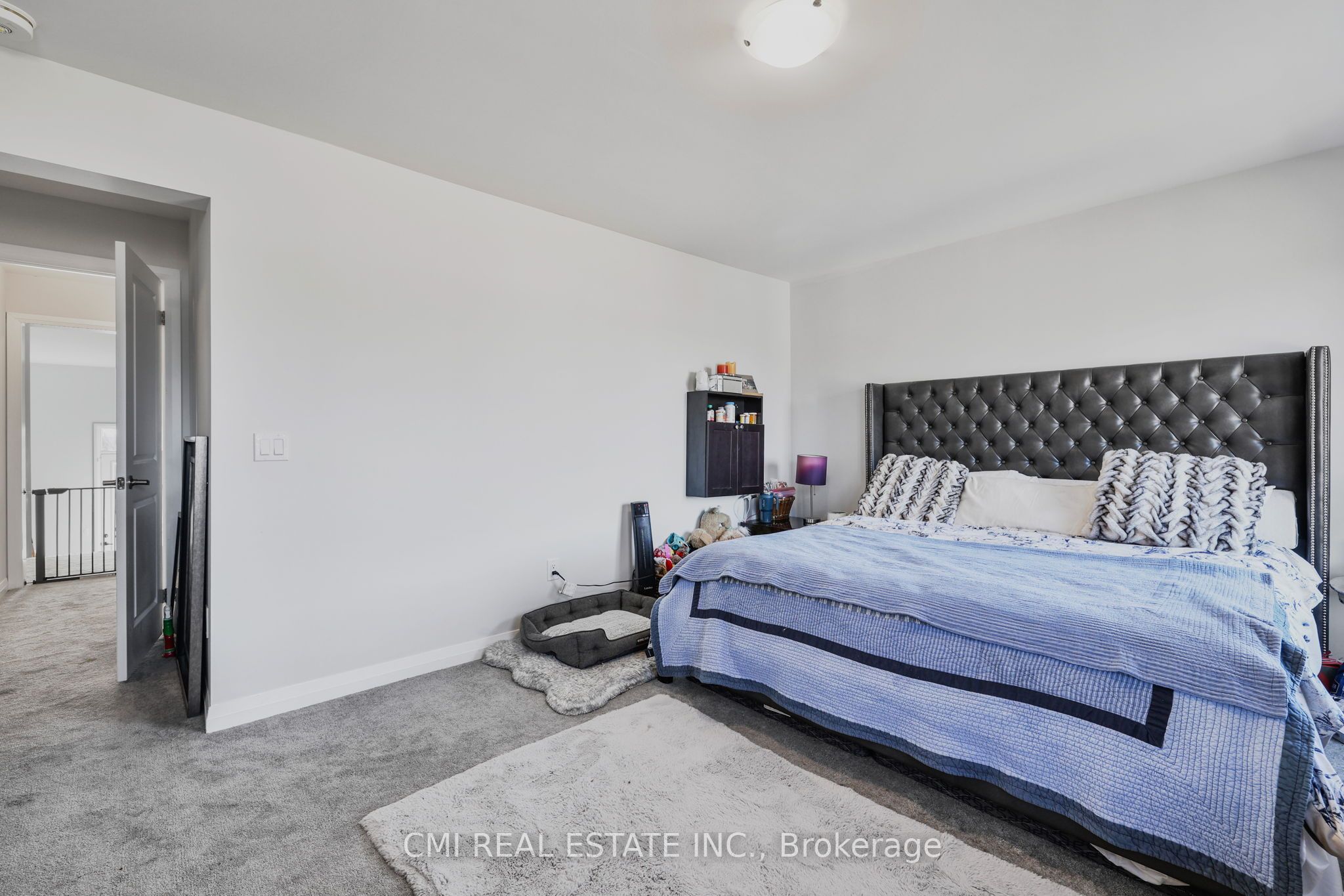 1403 Upper Thames Drive Property Photo 36
