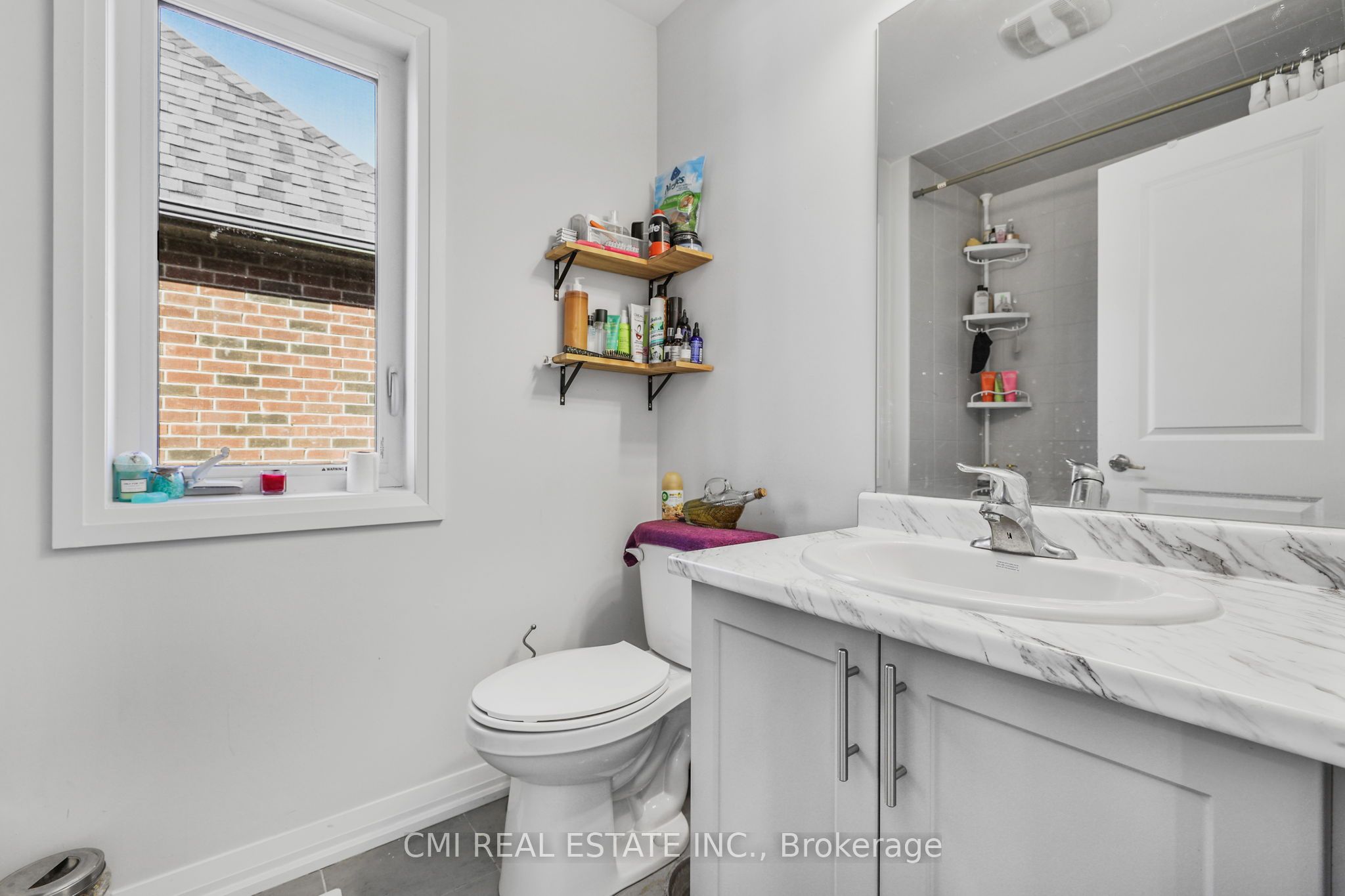 1403 Upper Thames Drive Property Photo 40