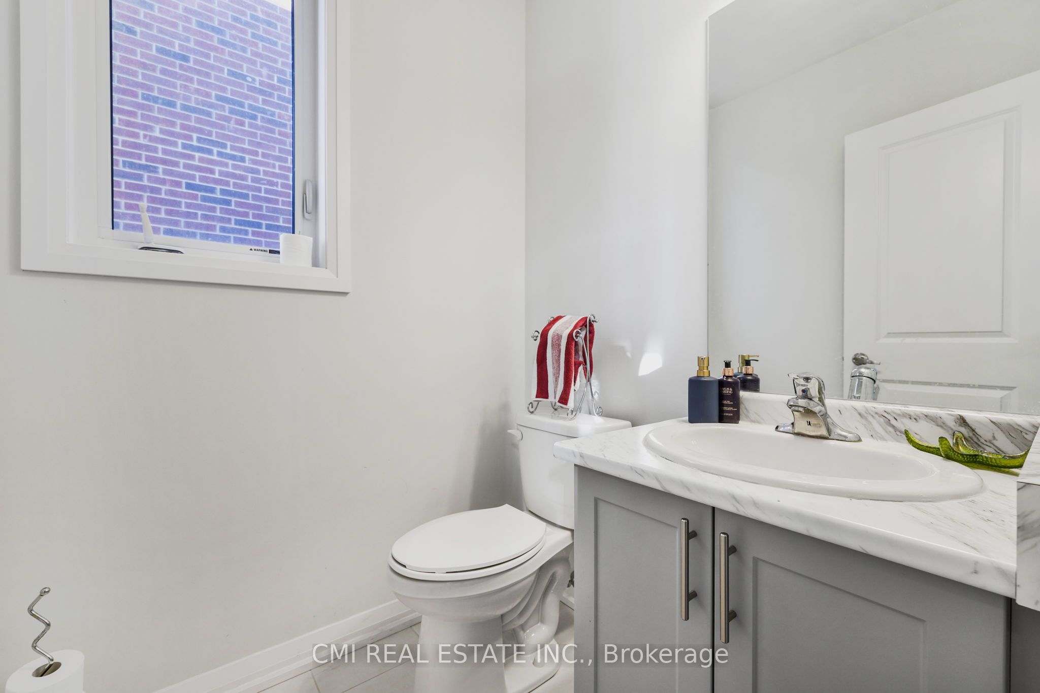 1403 Upper Thames Drive Property Photo 41