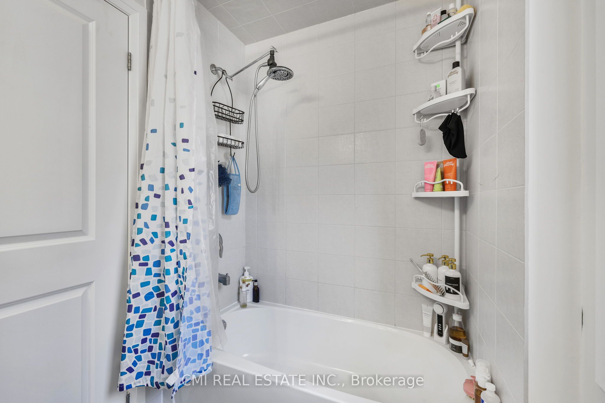 1403 Upper Thames Drive Property Photo 42