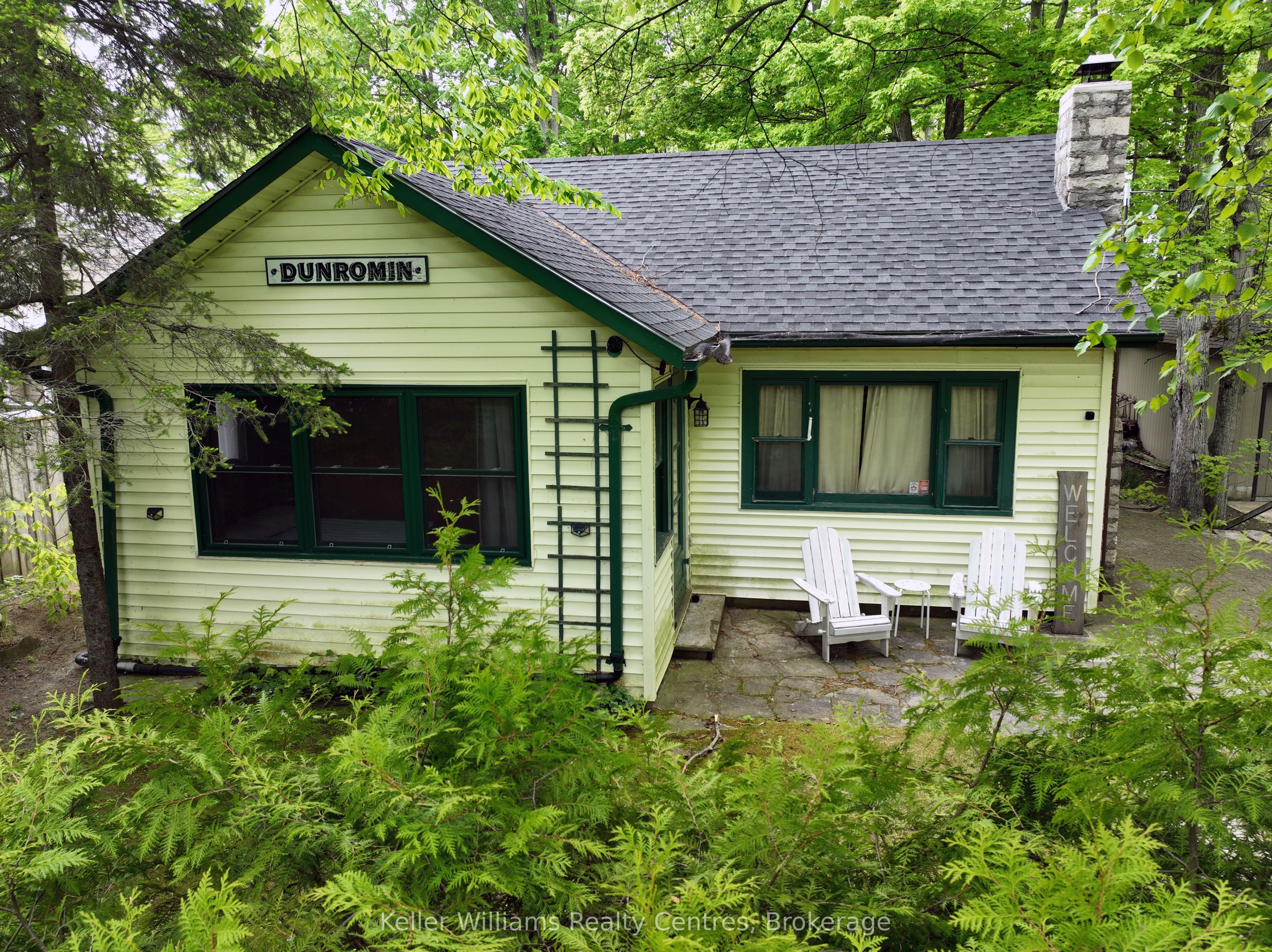 425 Huron Rd Property Photo 1