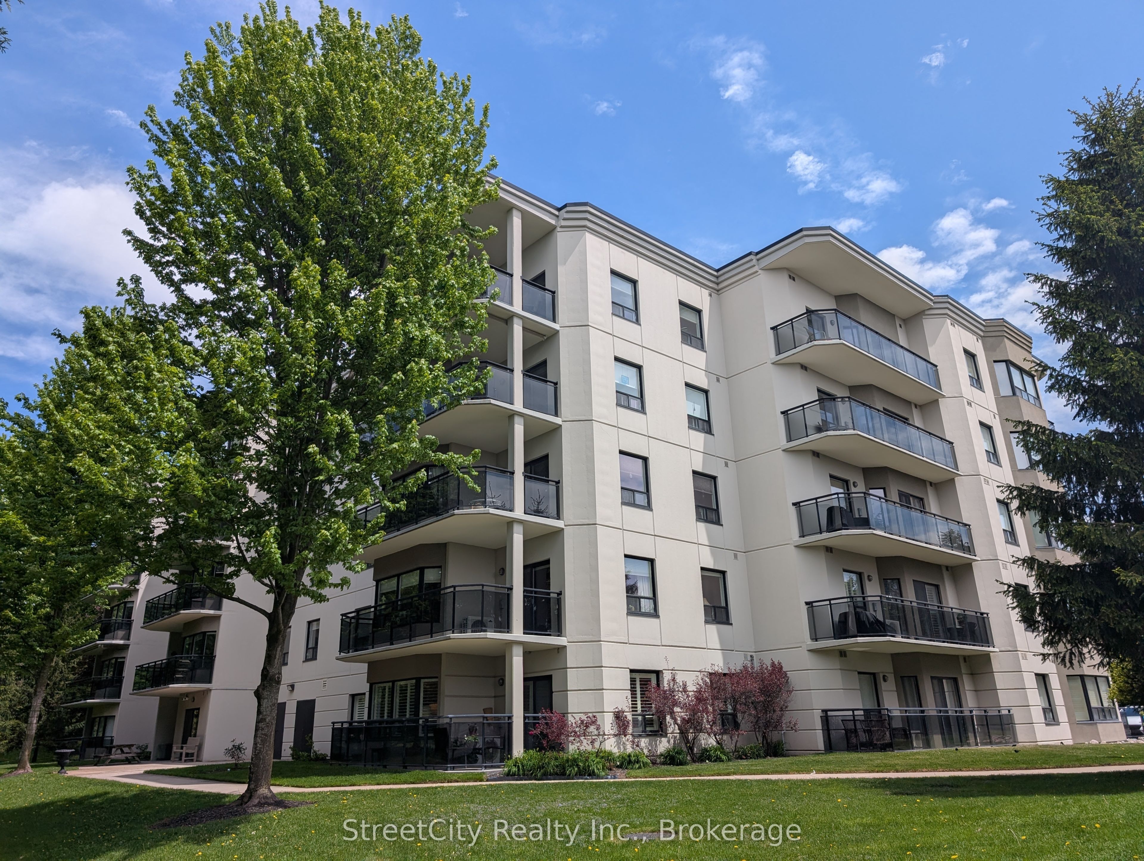 160 Romeo Street S 501 Property Photo 1