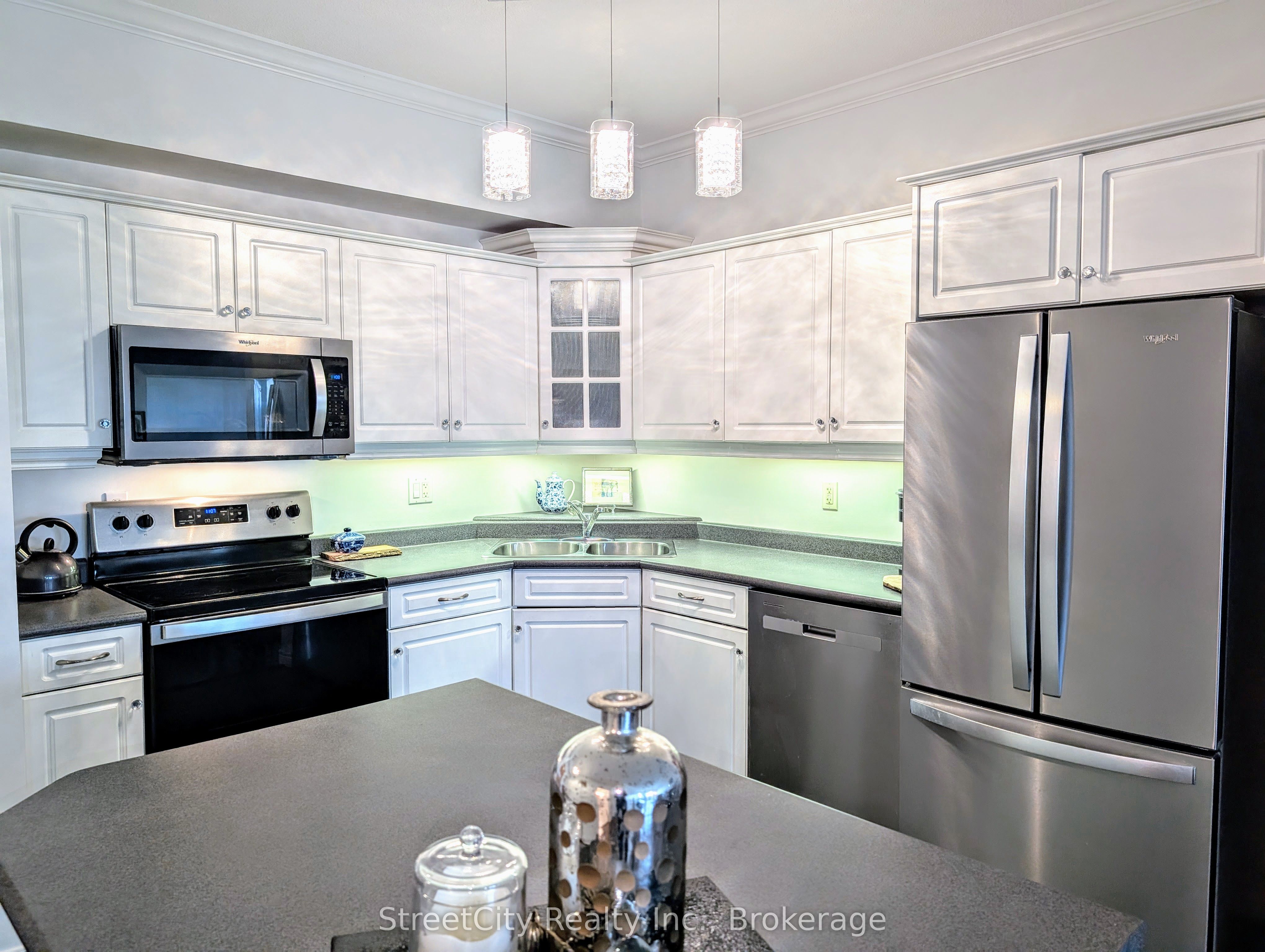 160 Romeo Street S 501 Property Photo 12
