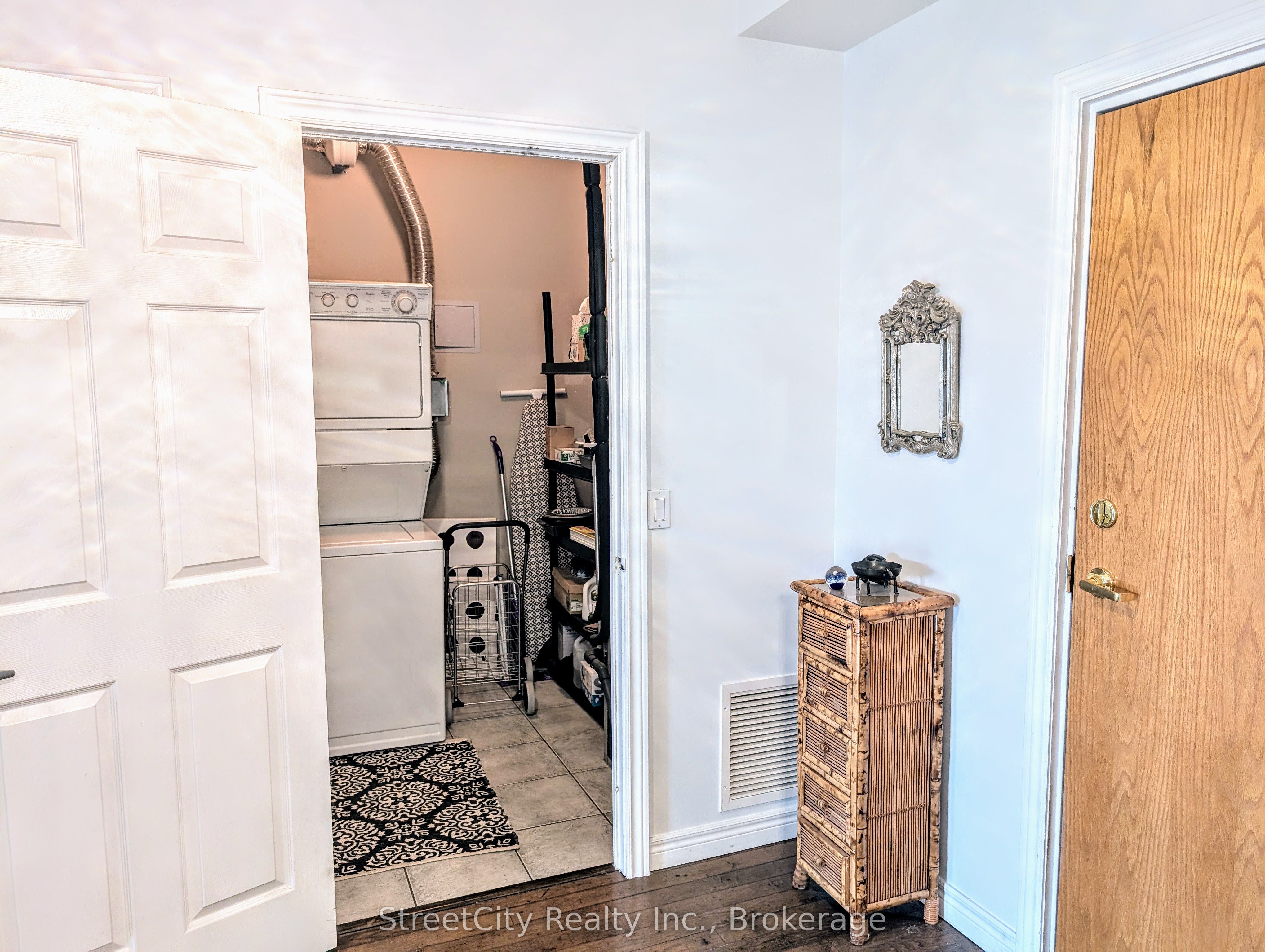 160 Romeo Street S 501 Property Photo 18