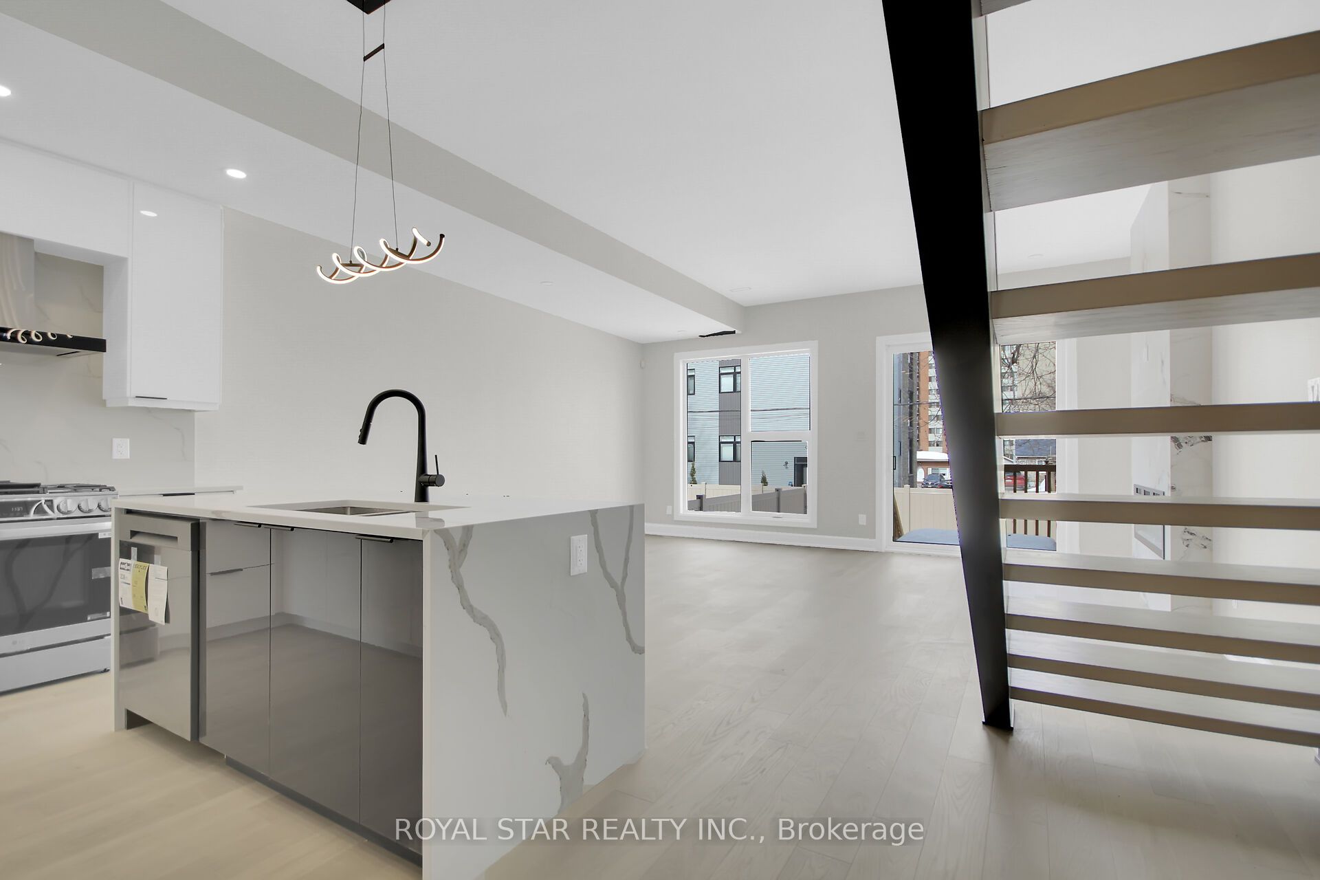 549 Mutual Street Property Photo 9