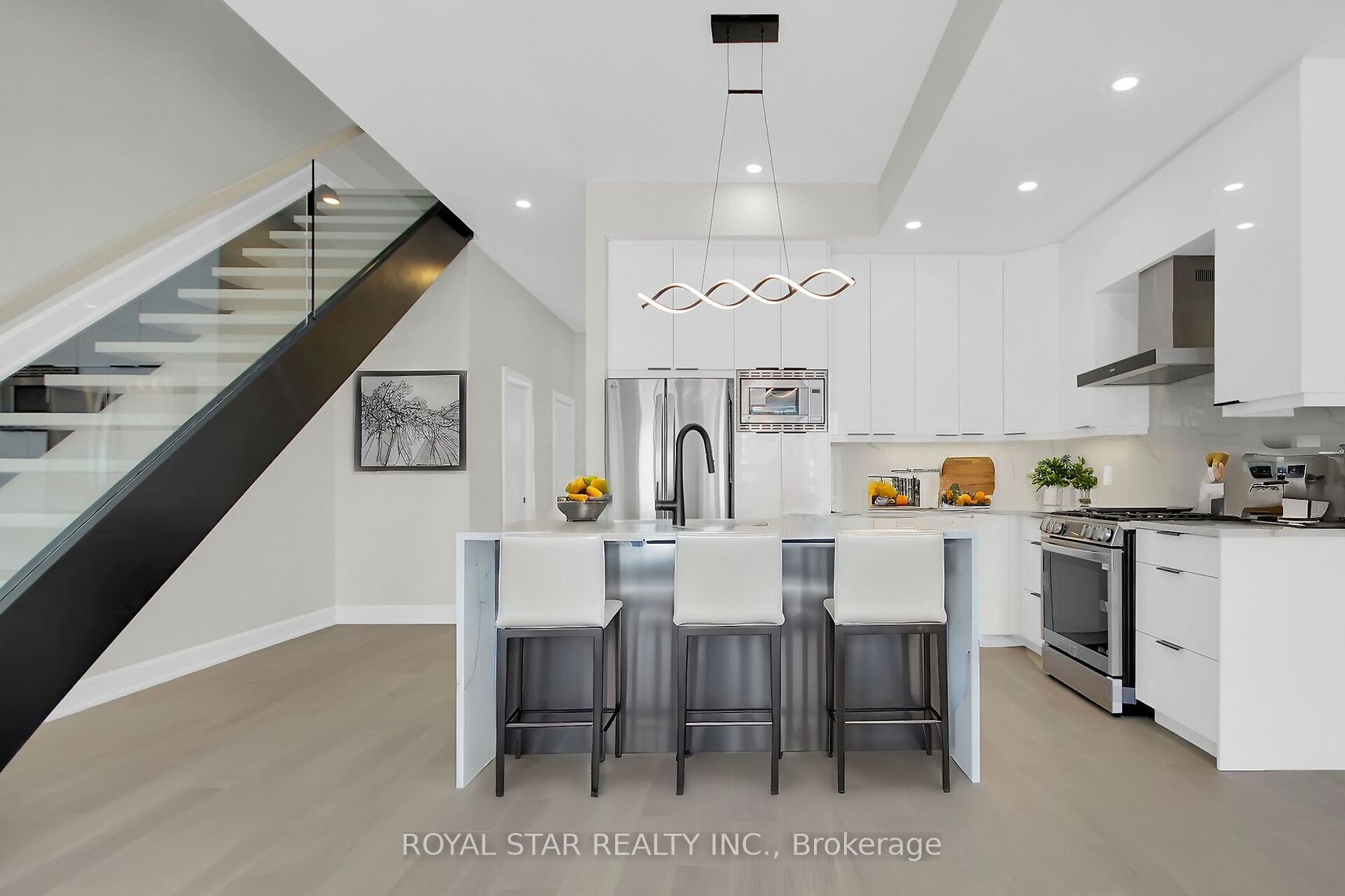 549 Mutual Street Property Photo 13