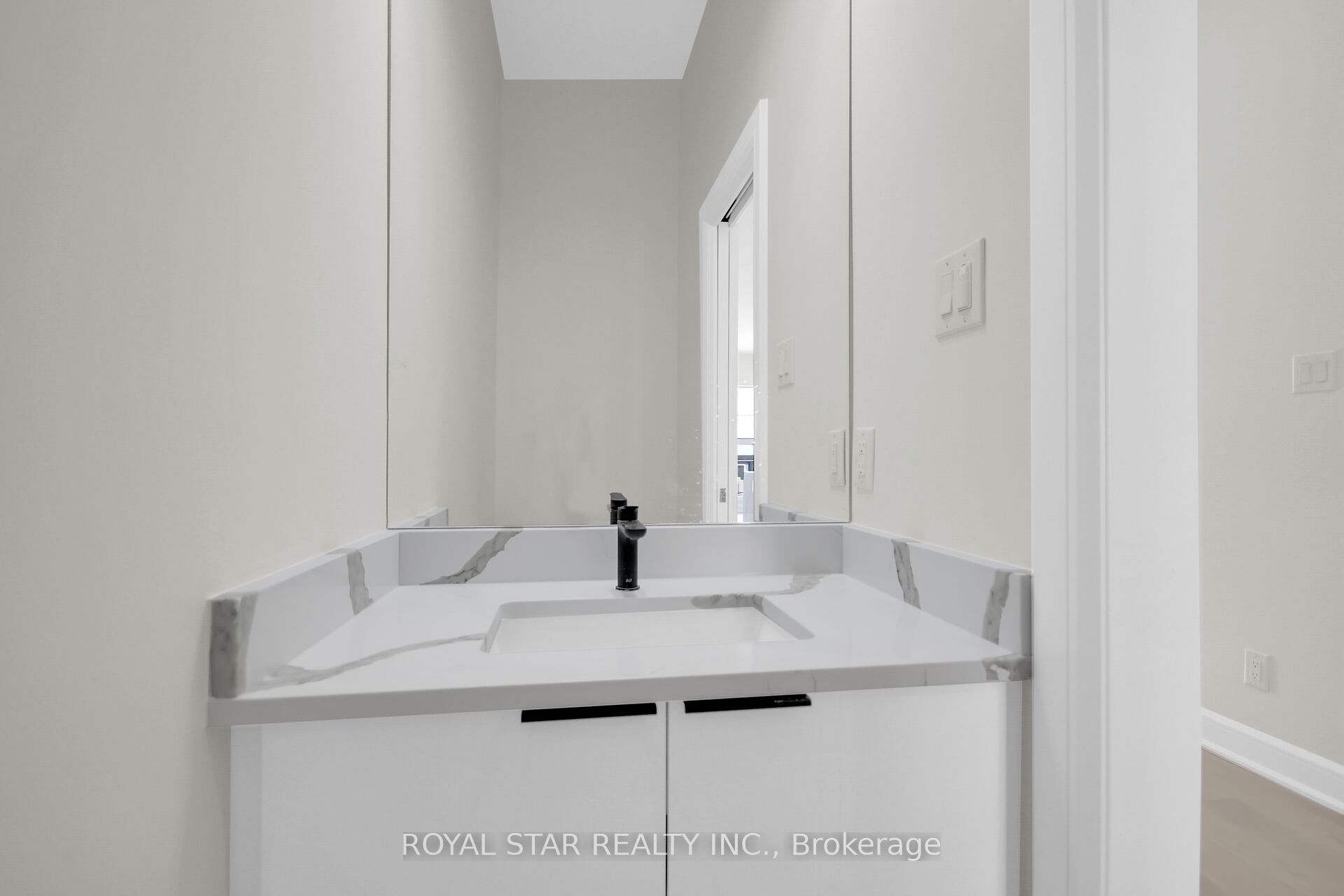 549 Mutual Street Property Photo 15