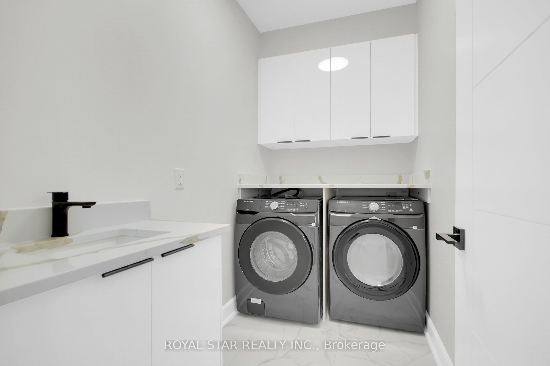 549 Mutual Street Property Photo 37