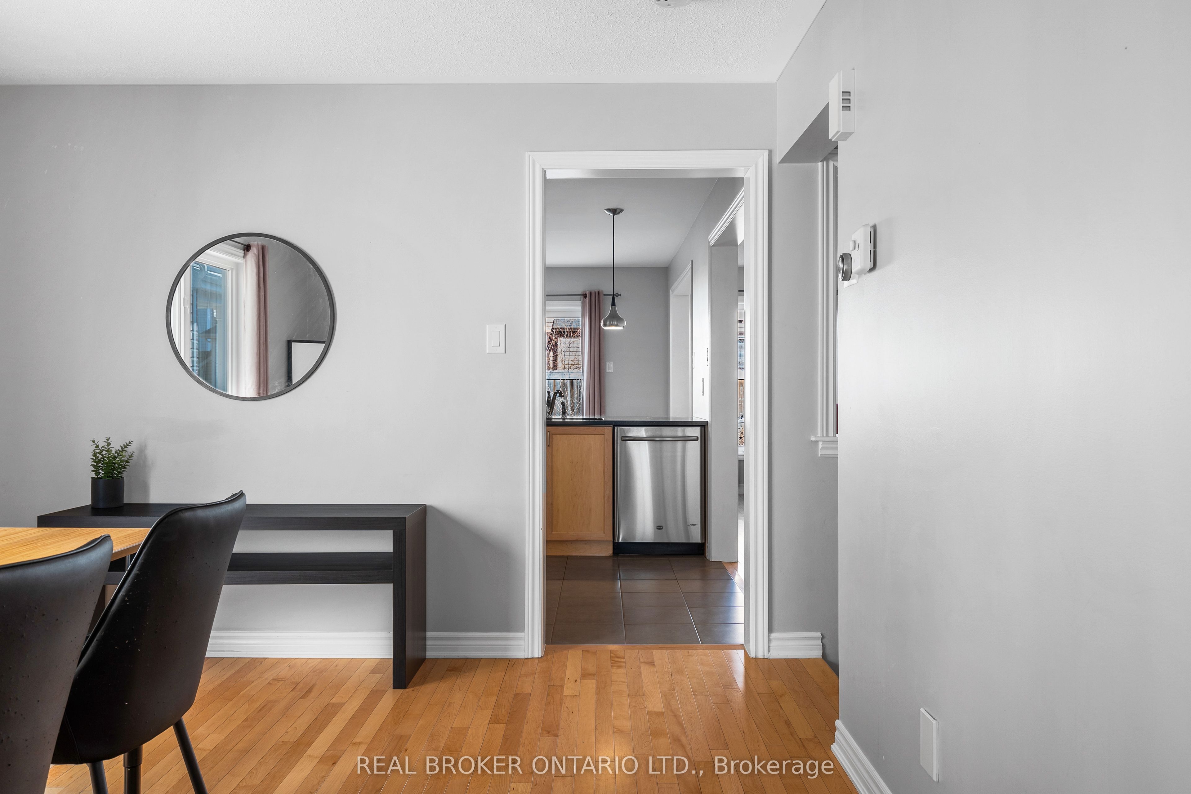 256 Rivertree Street Property Photo 8