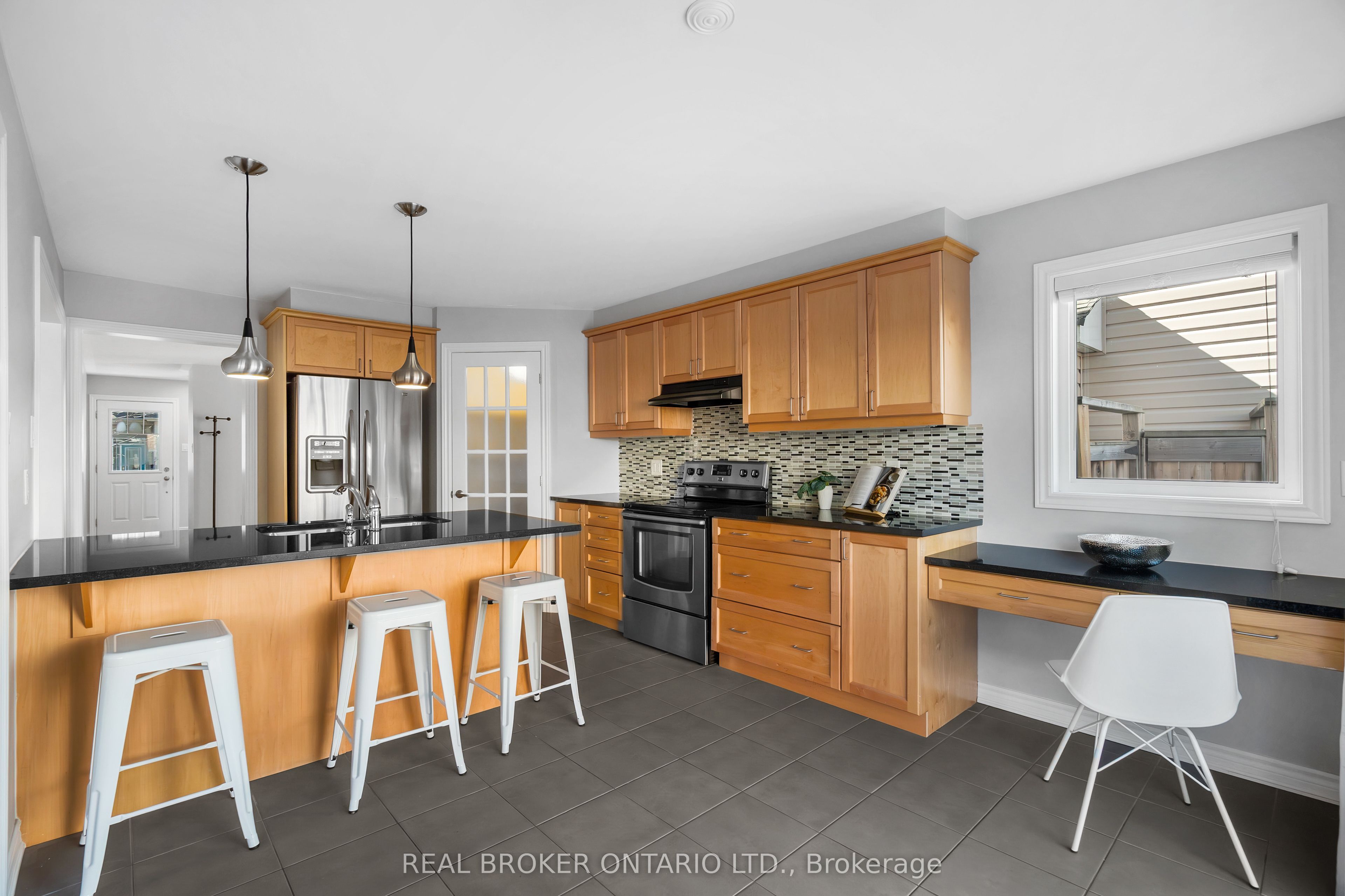 256 Rivertree Street Property Photo 13