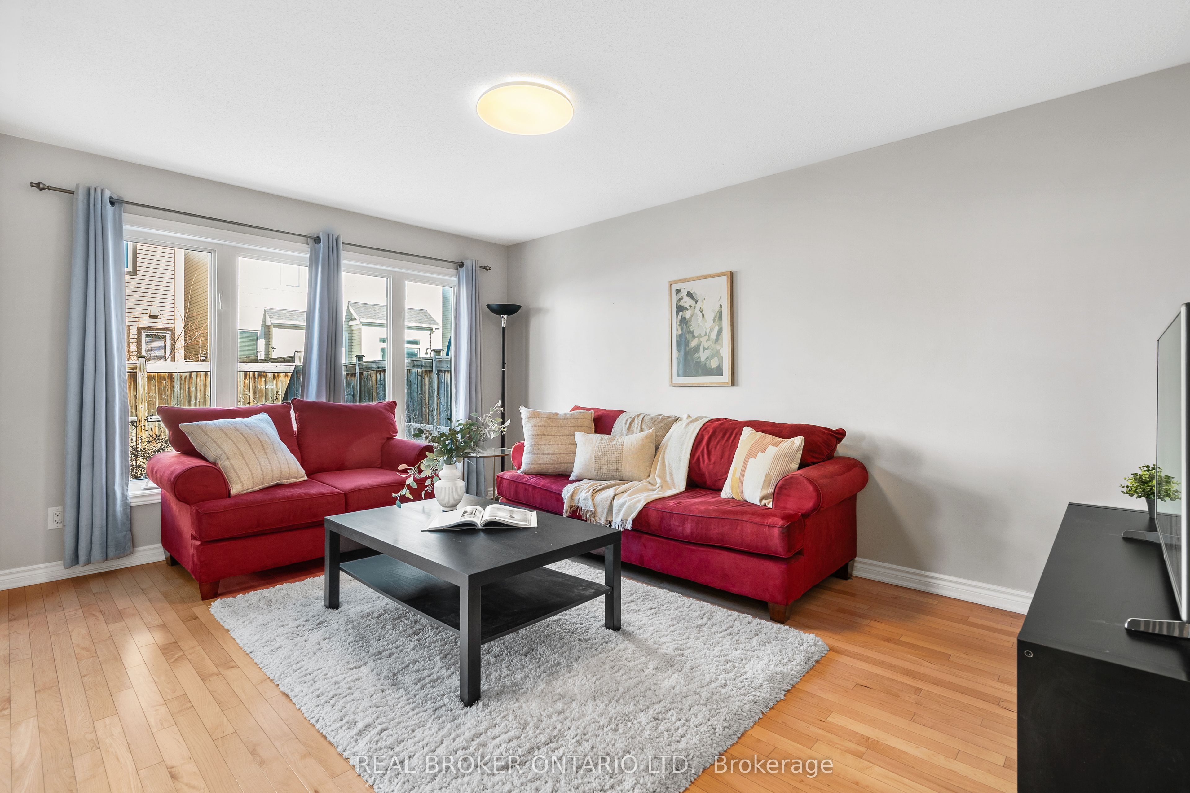 256 Rivertree Street Property Photo 18