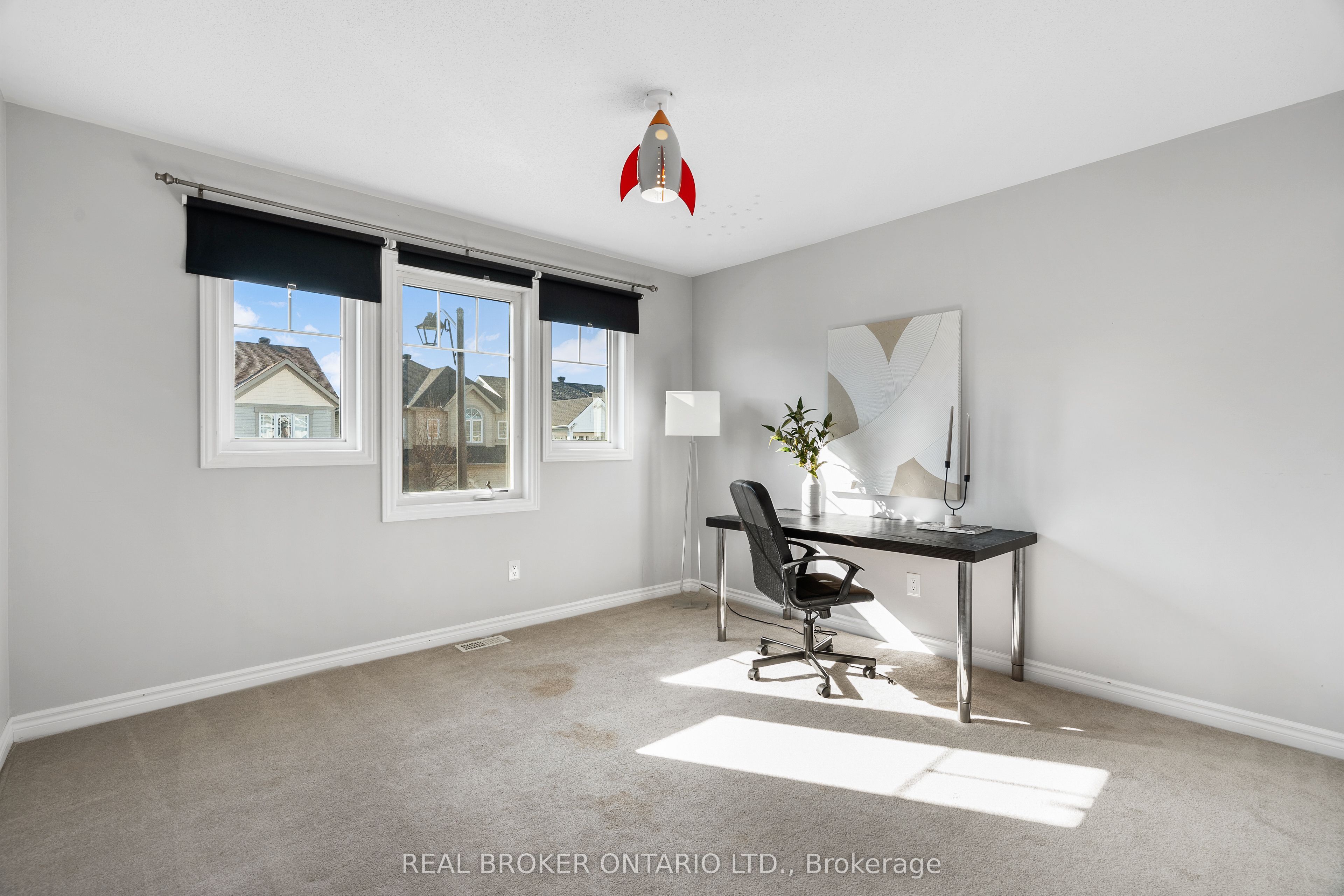 256 Rivertree Street Property Photo 30