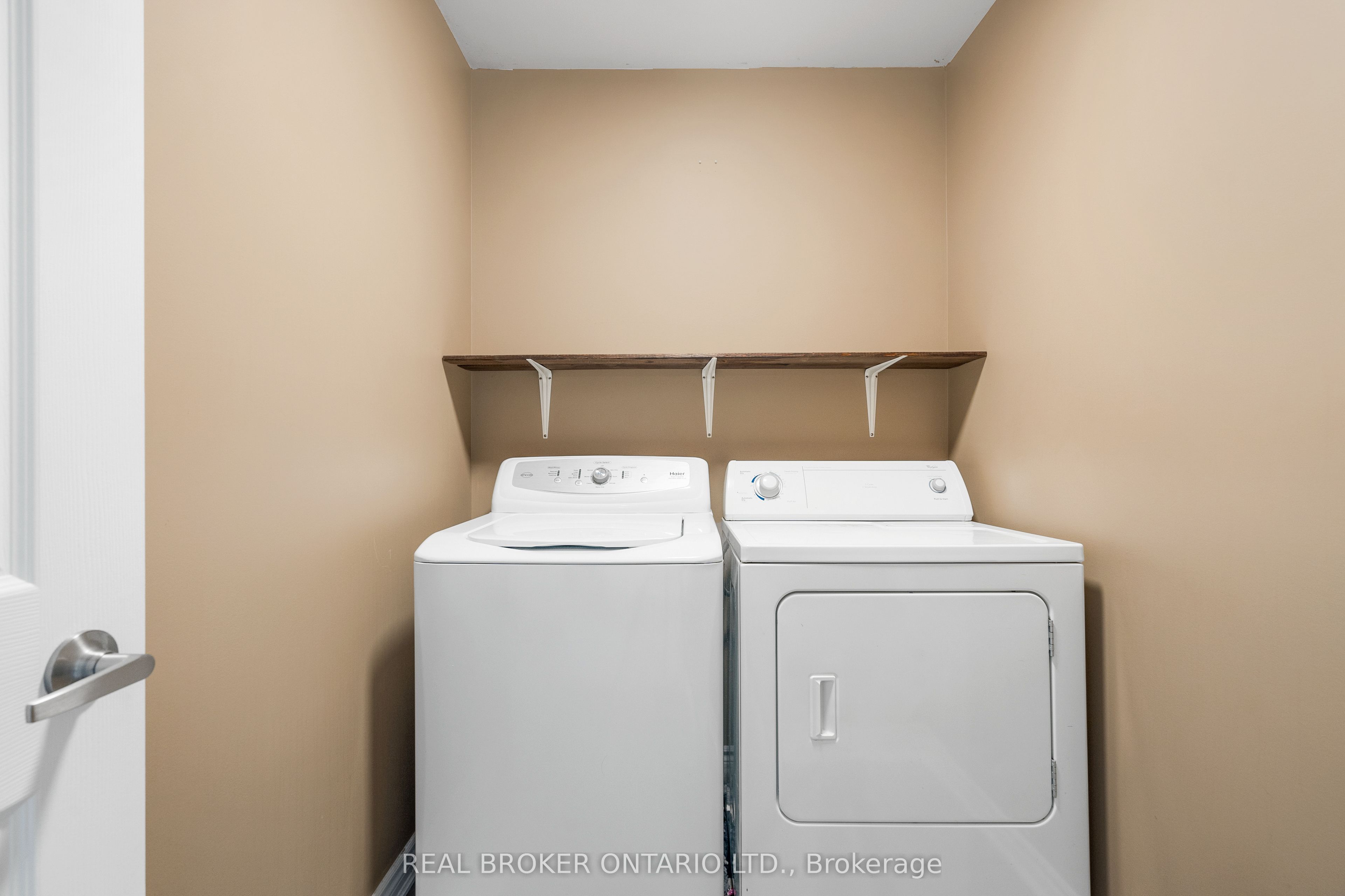 256 Rivertree Street Property Photo 33