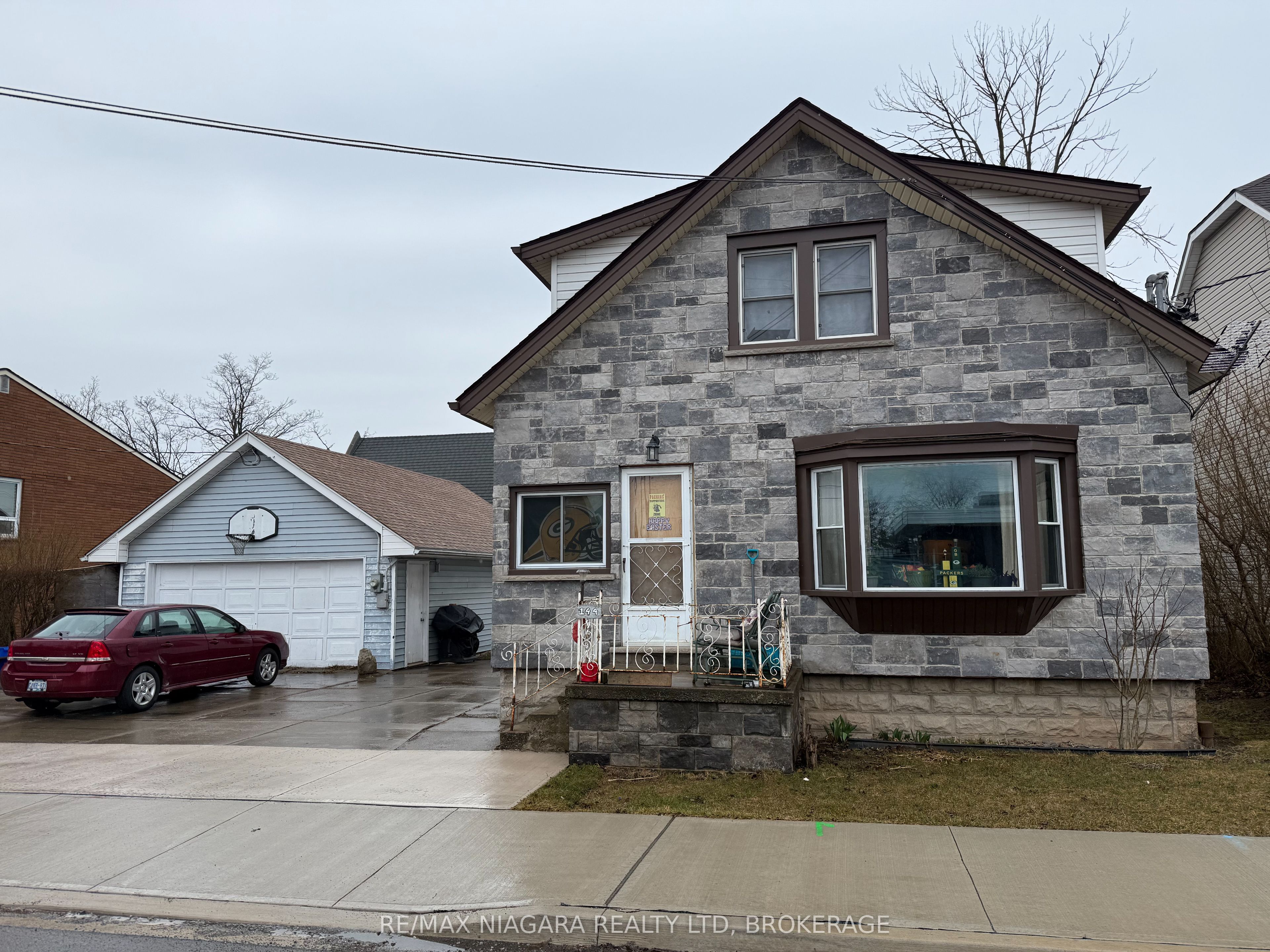 144 Idylewylde Street Property Photo 2