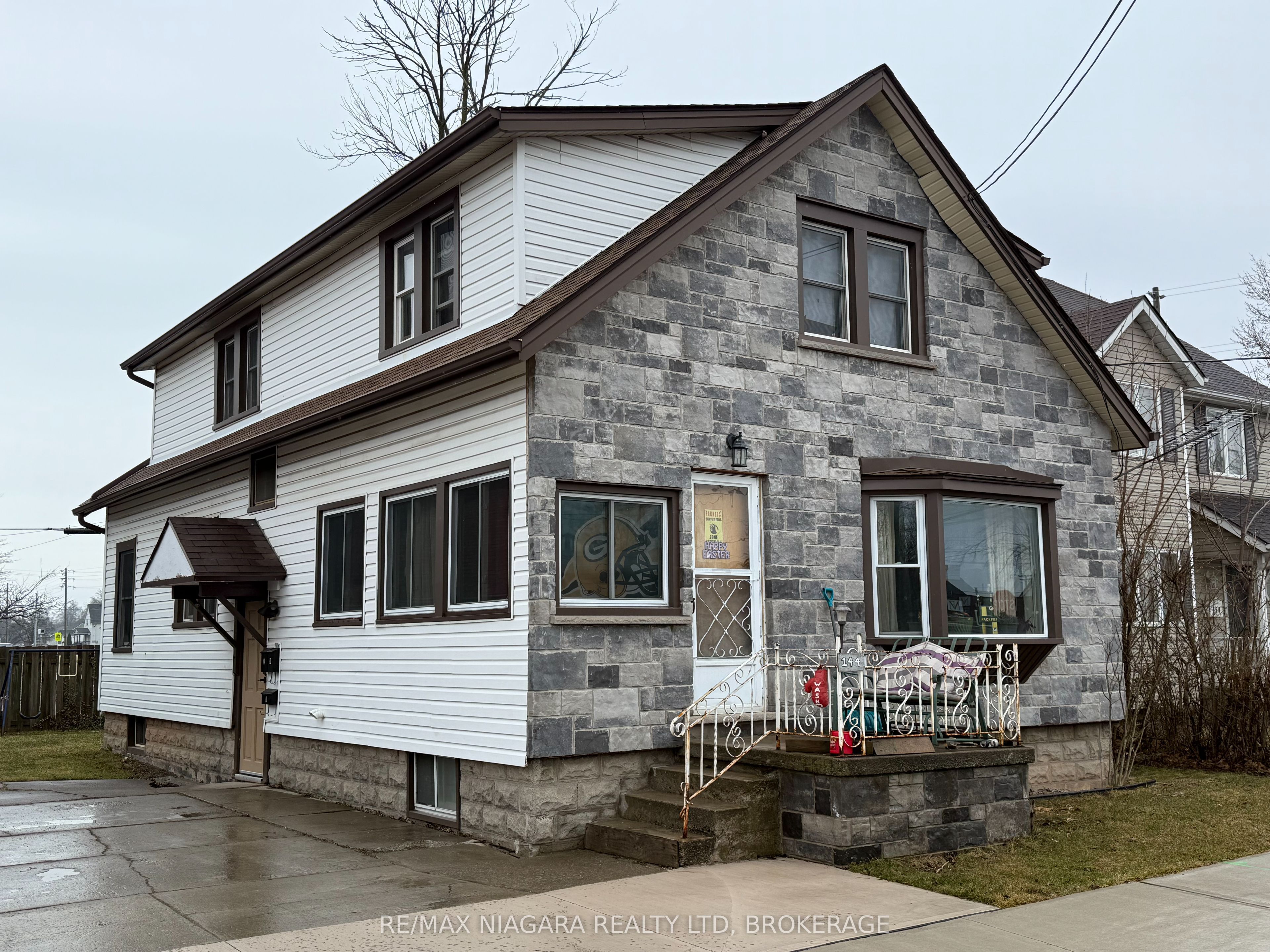 144 Idylewylde Street Property Photo 3