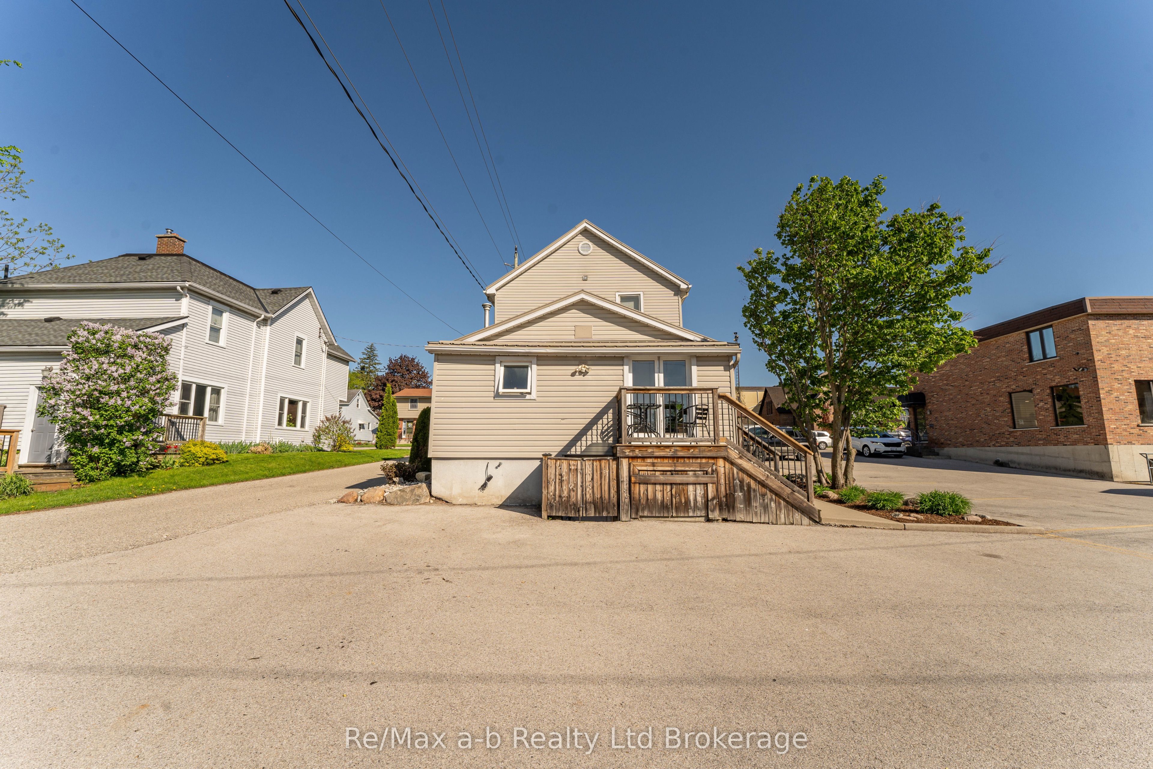 49 Brock Street Property Photo 3