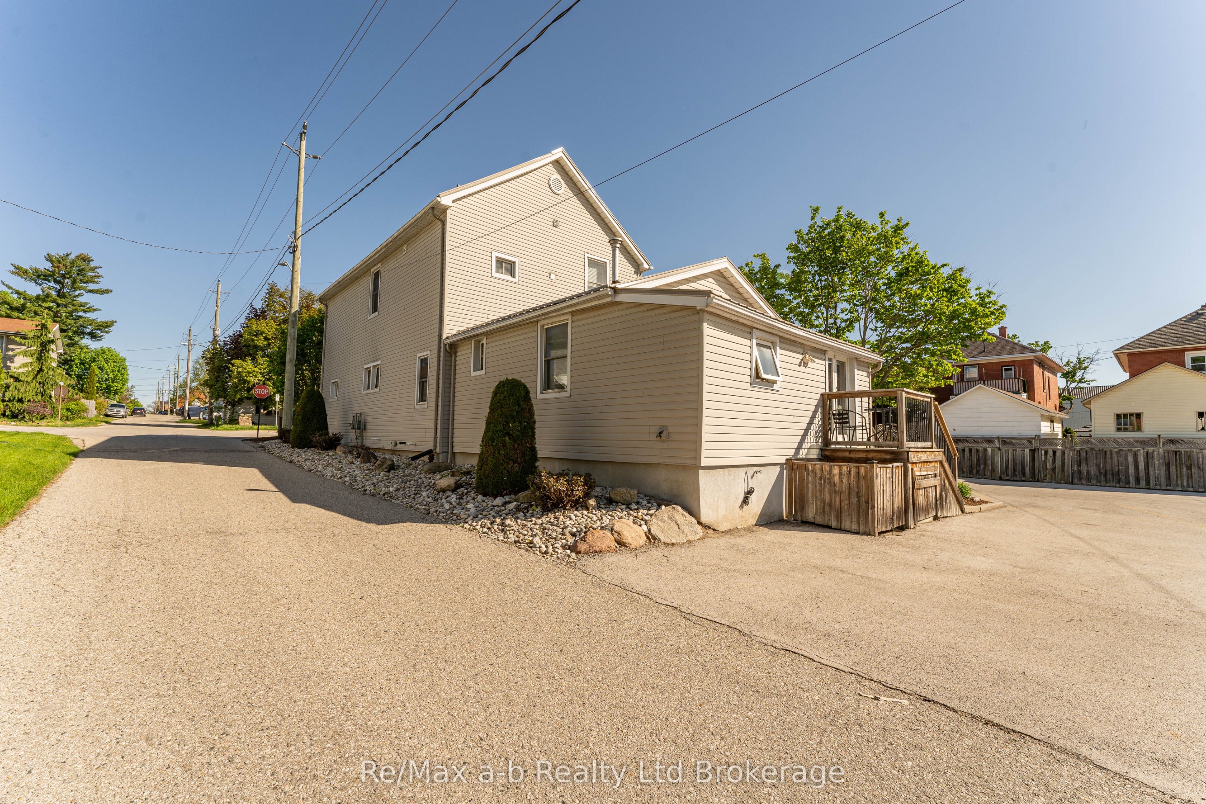 49 Brock Street Property Photo 6
