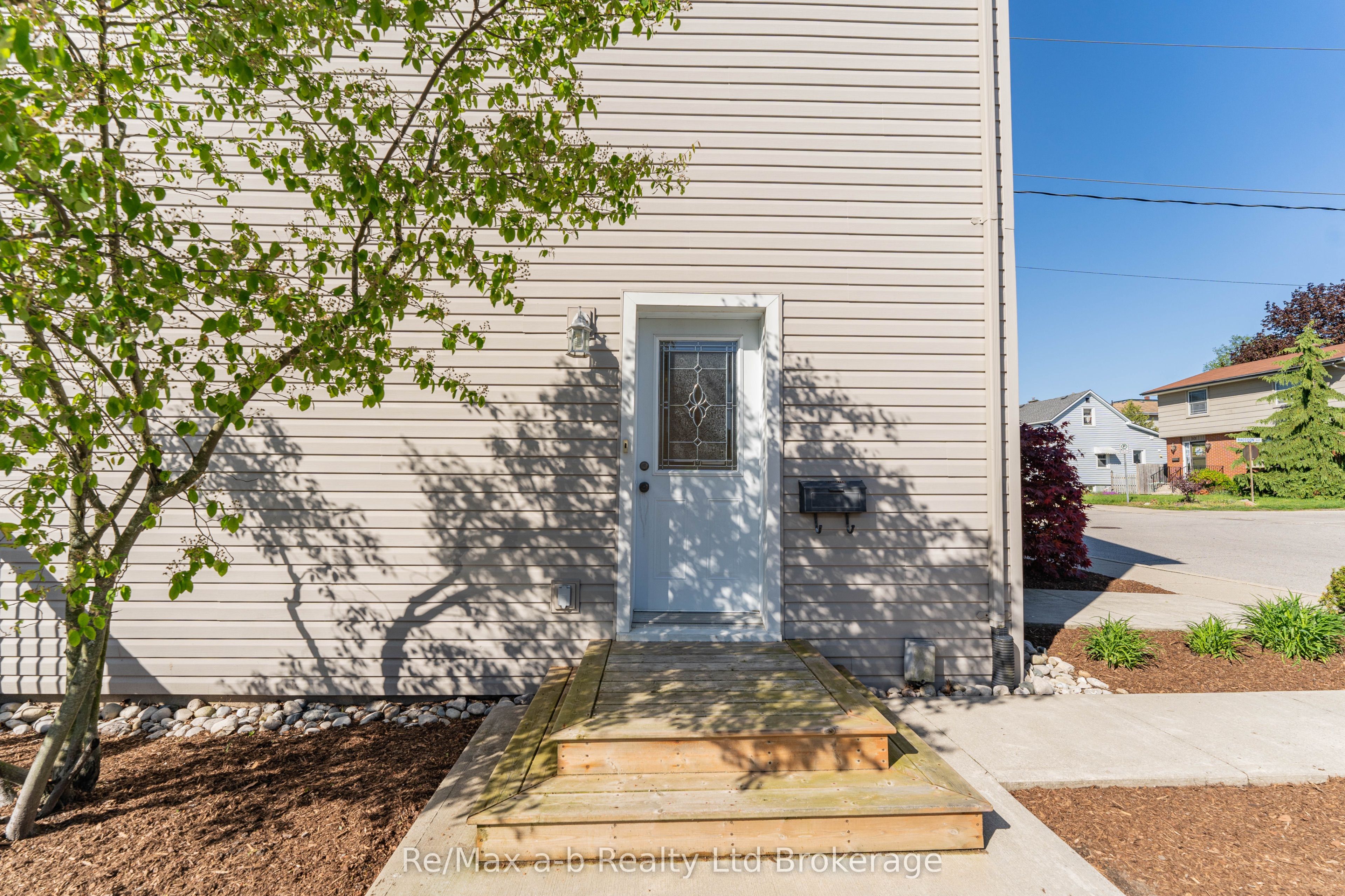 49 Brock Street Property Photo 9