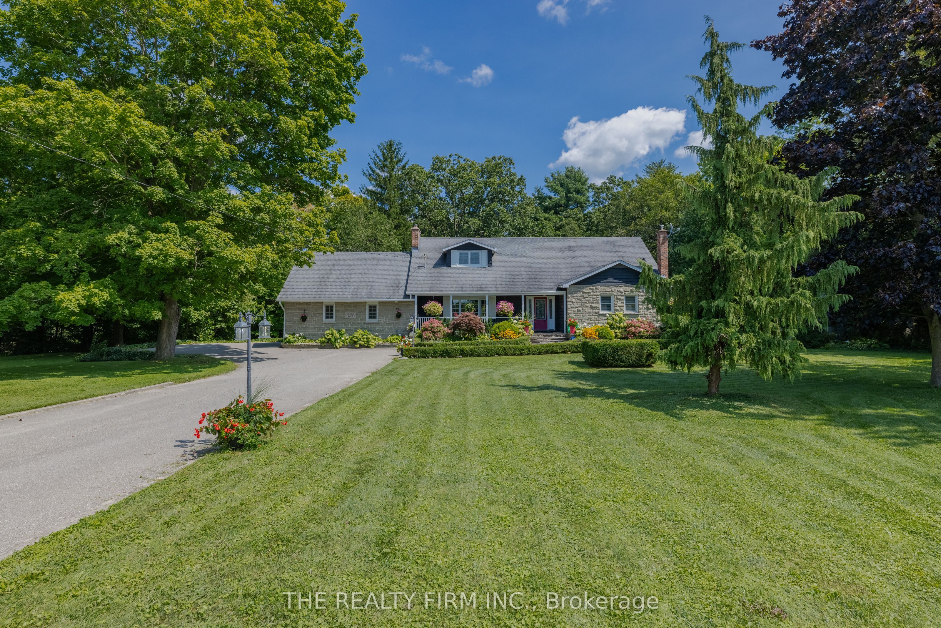2294 Harris Road Property Photo 1