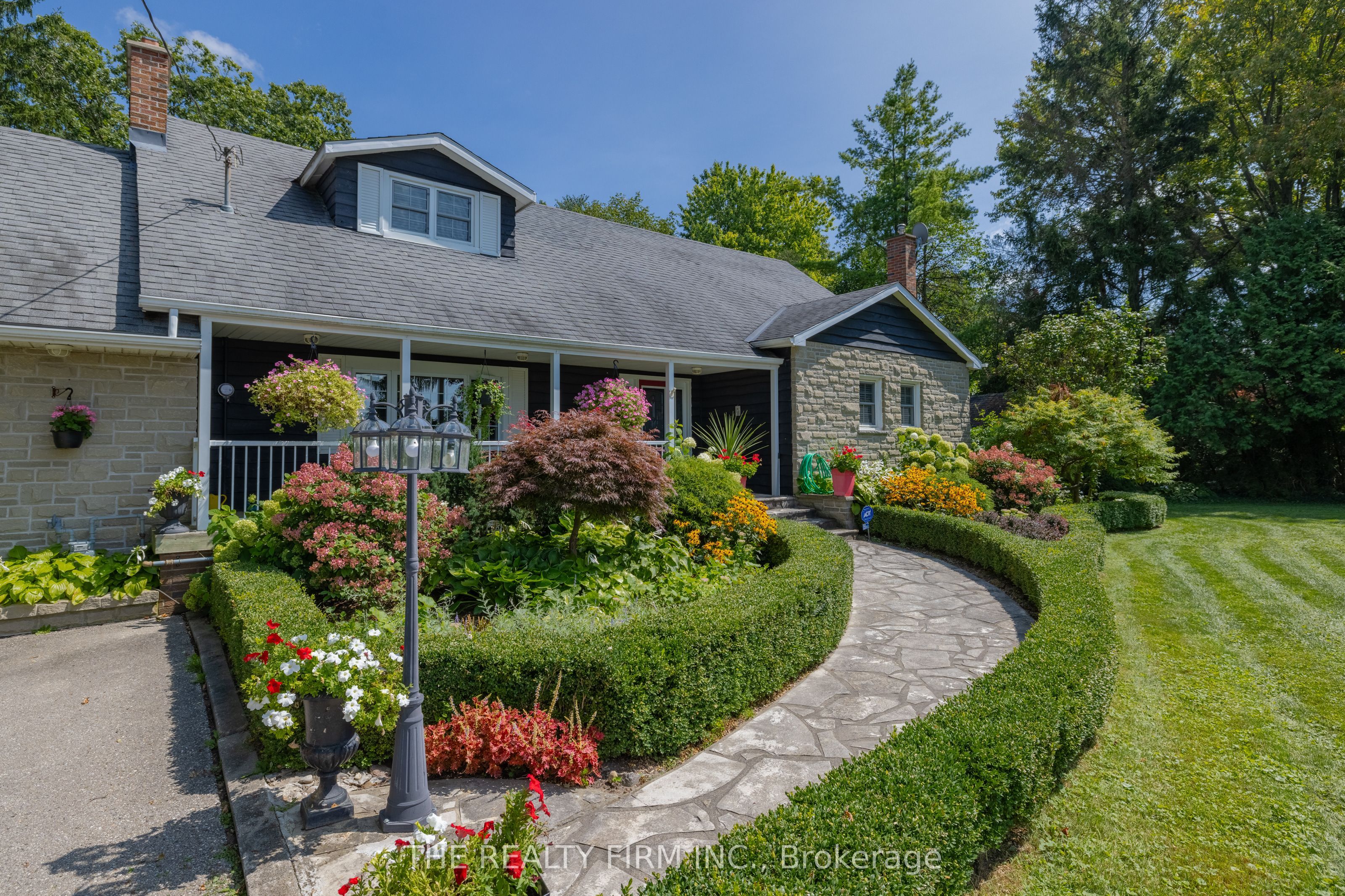 2294 Harris Road Property Photo 2