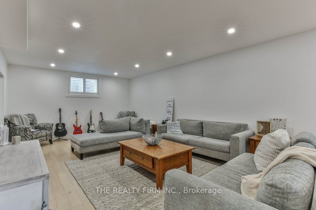 4 Sycamore Road Property Photo 39