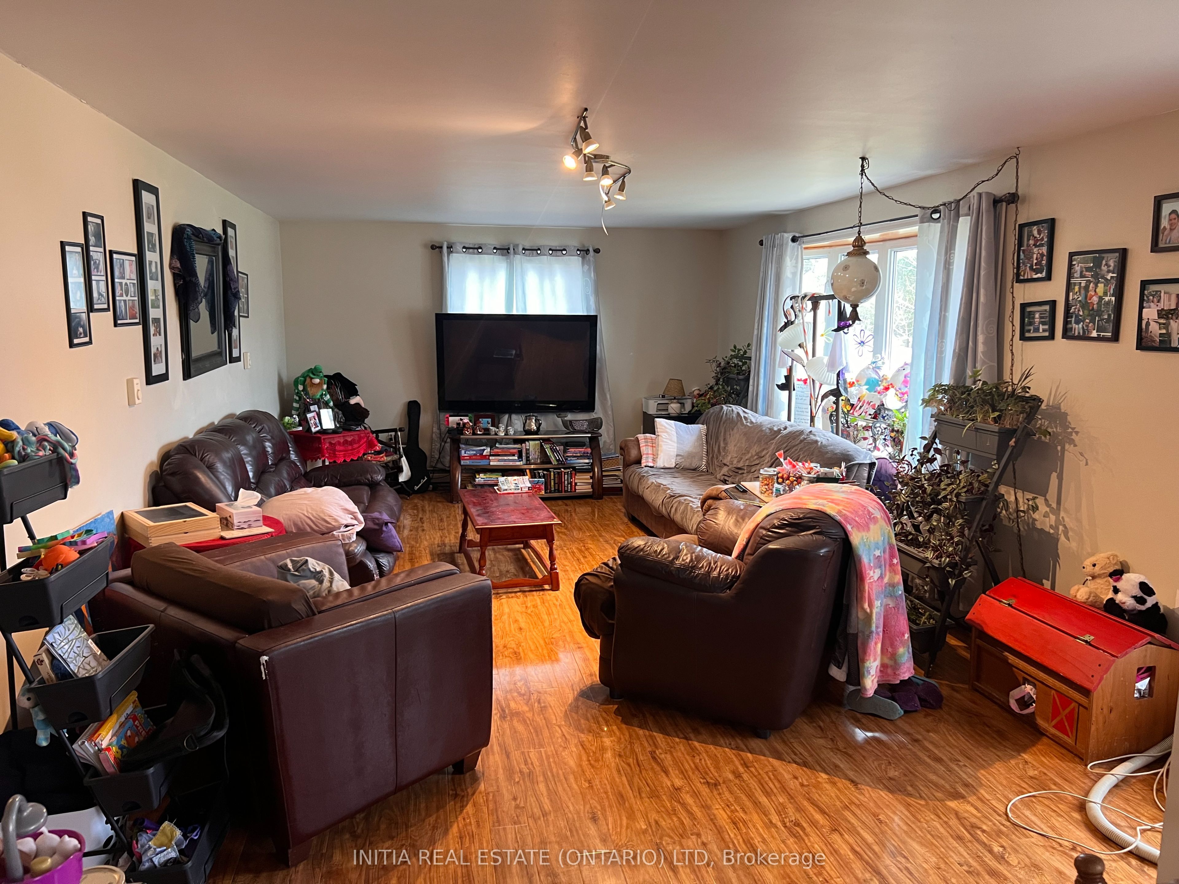 69228 Corbett Line Property Photo 7