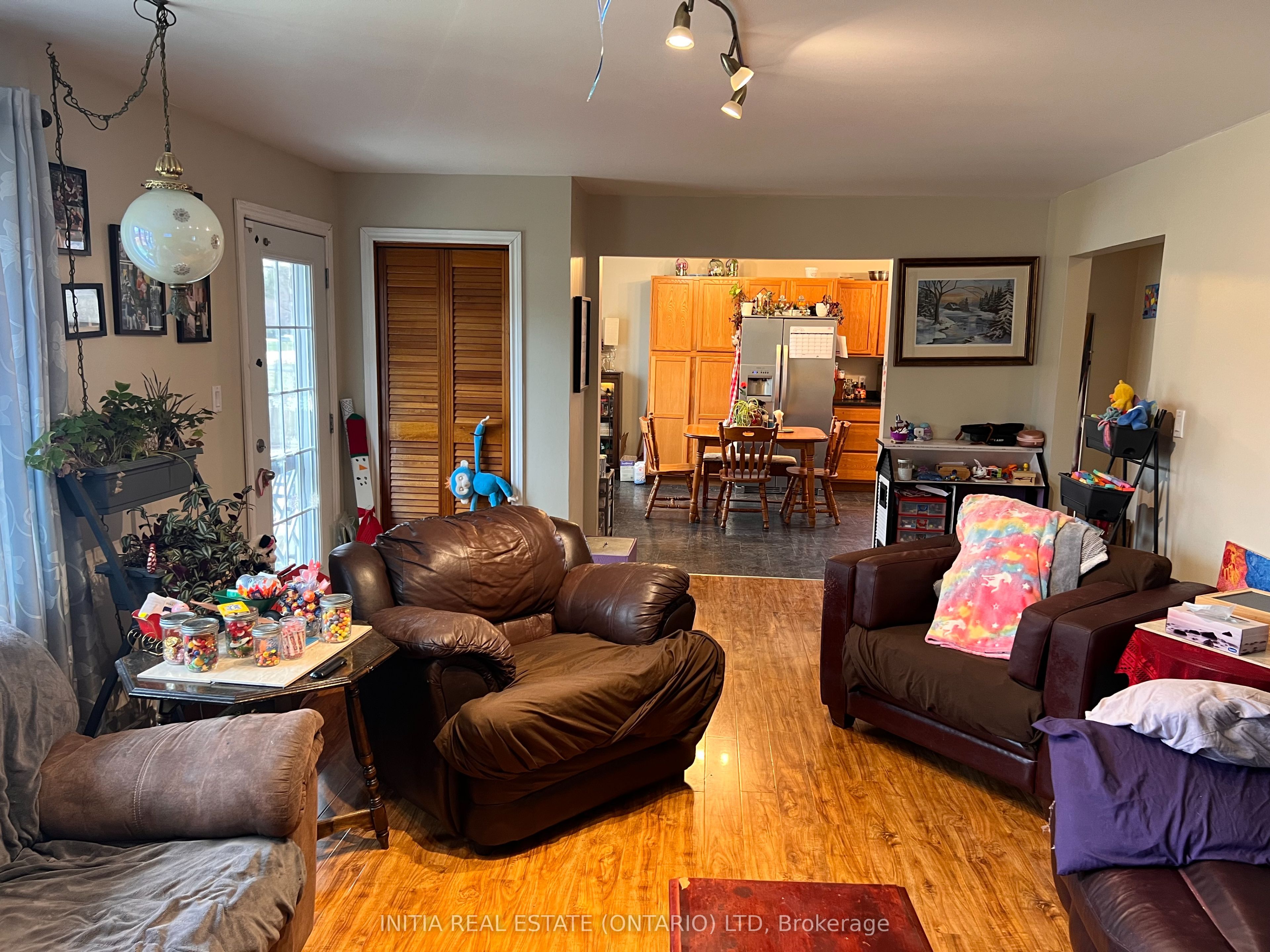 69228 Corbett Line Property Photo 8