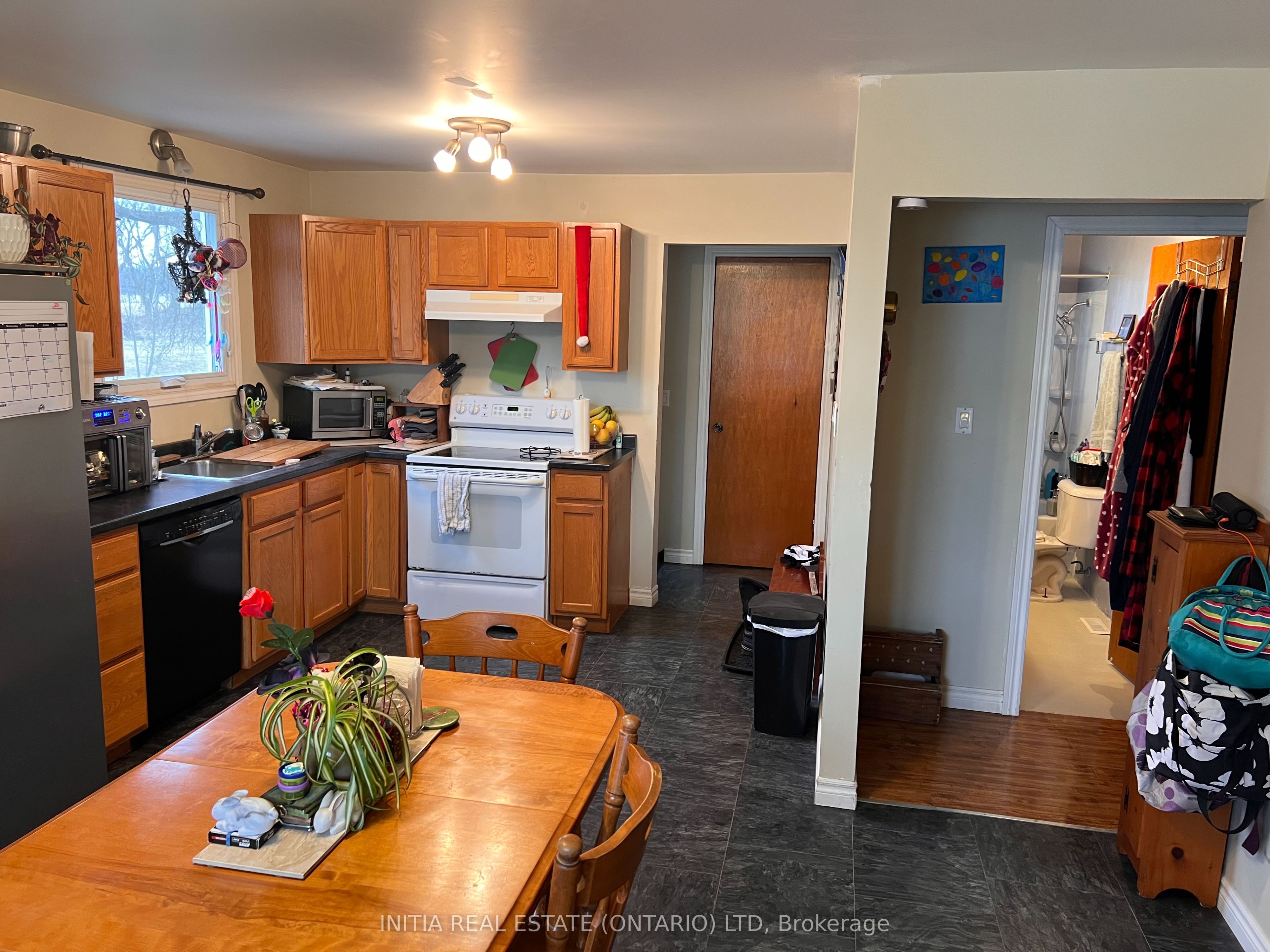 69228 Corbett Line Property Photo 11