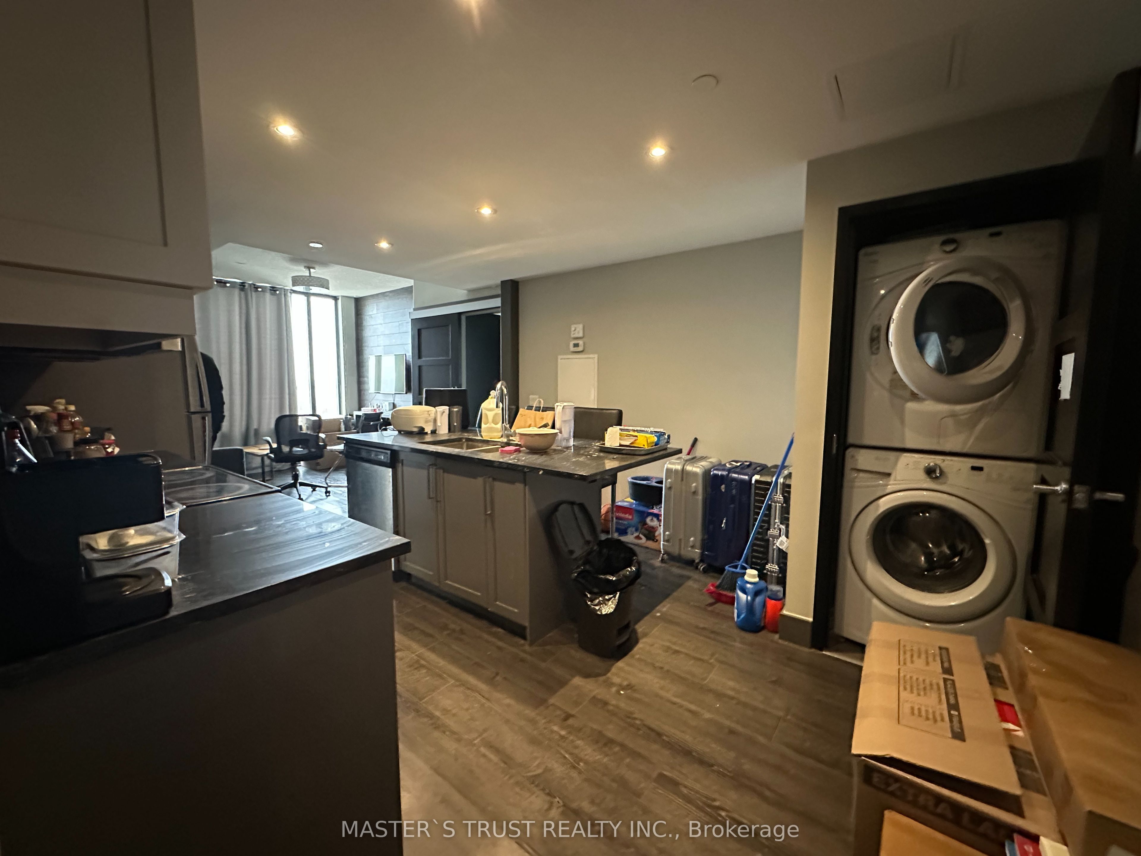 330 Phillip Street N2602 Property Photo 4