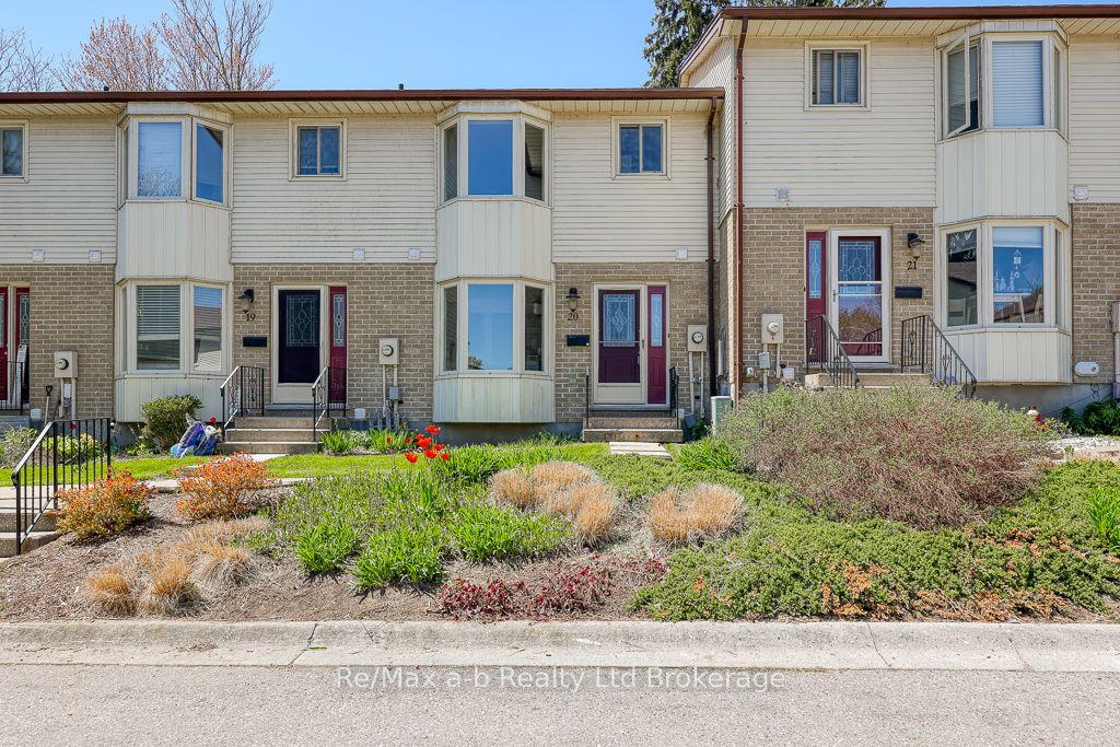 #20 - 275 George Street Property Photo