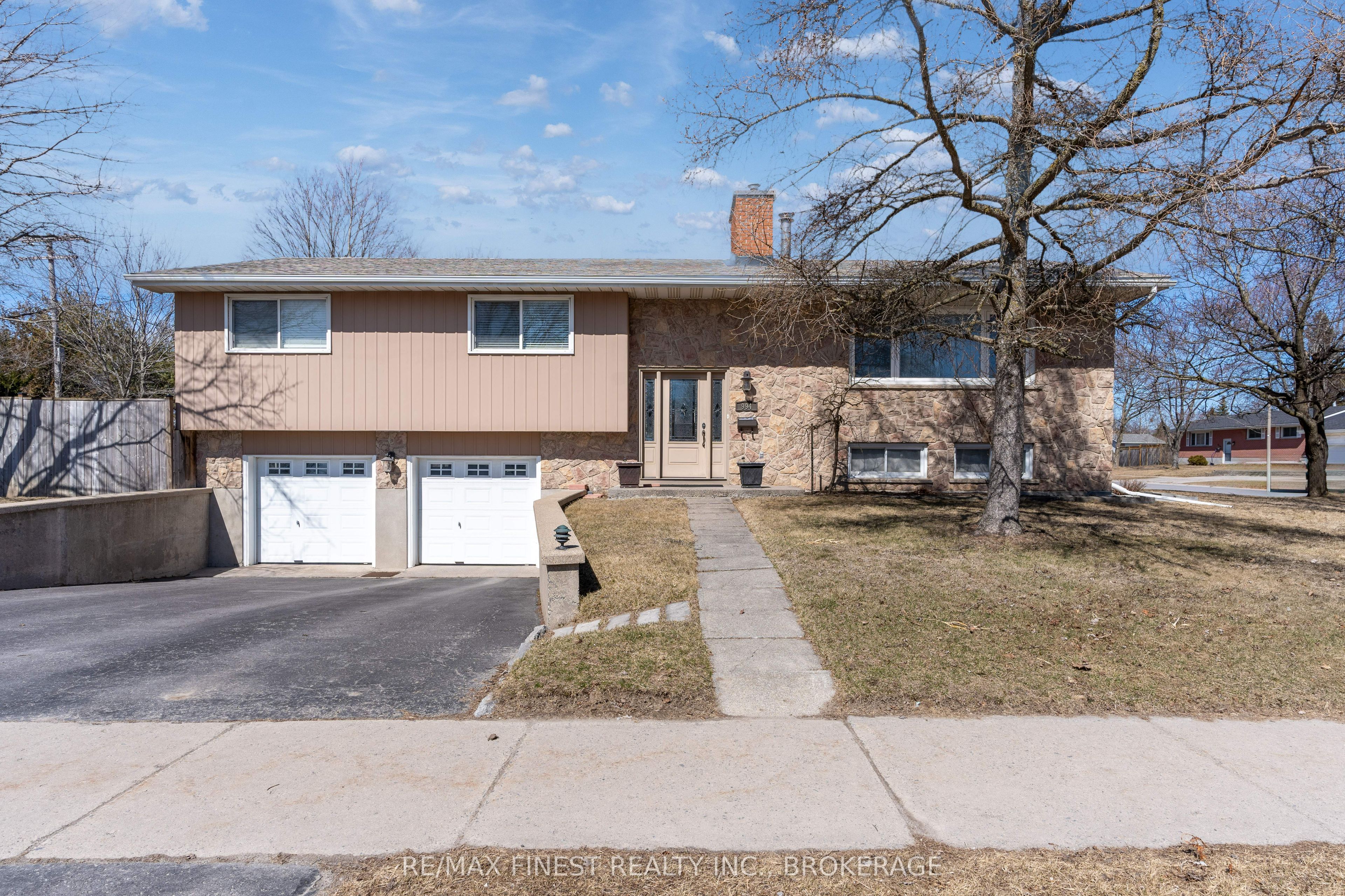 994 Hudson Drive Property Photo 1