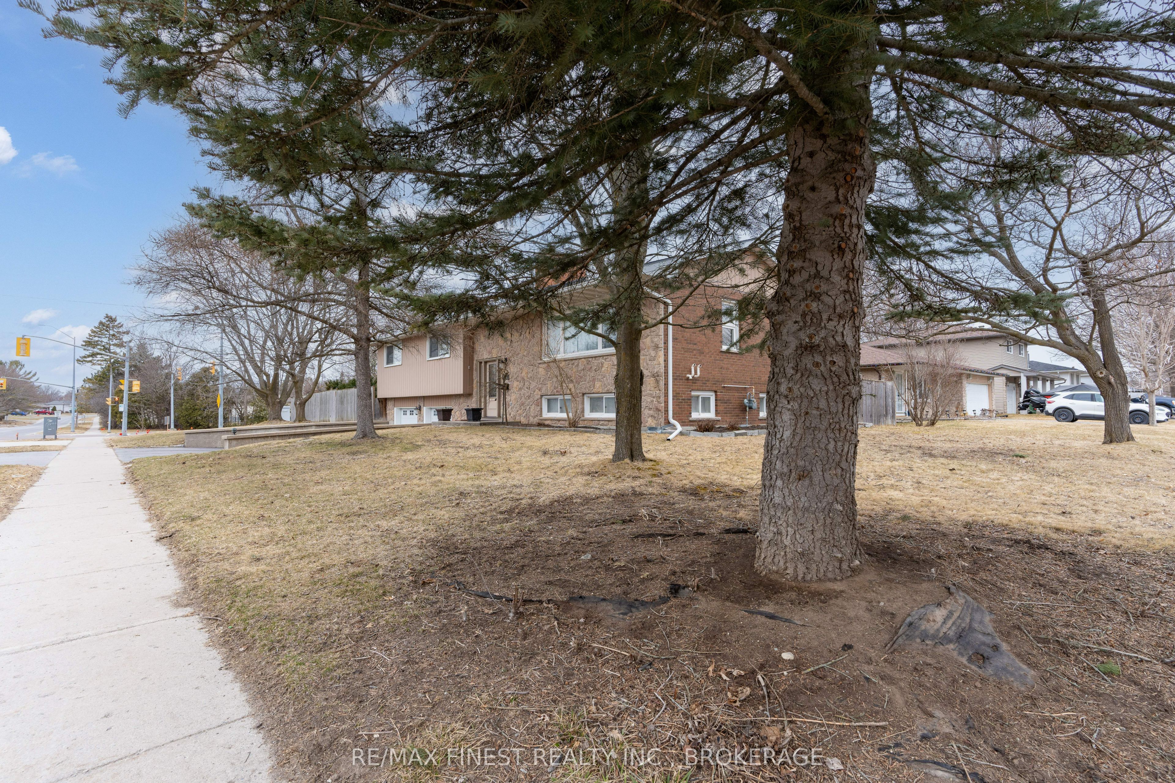 994 Hudson Drive Property Photo 4
