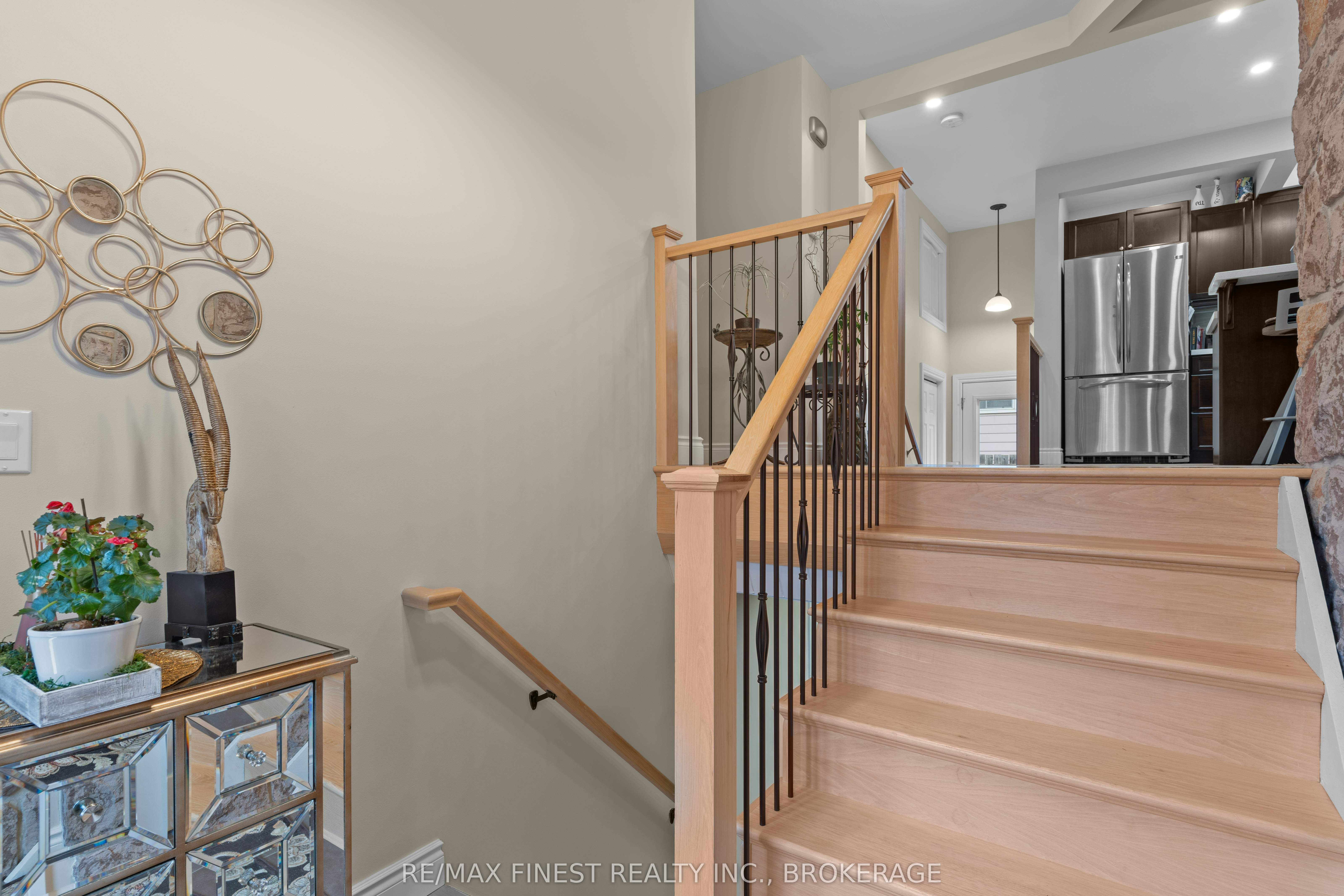 994 Hudson Drive Property Photo 6