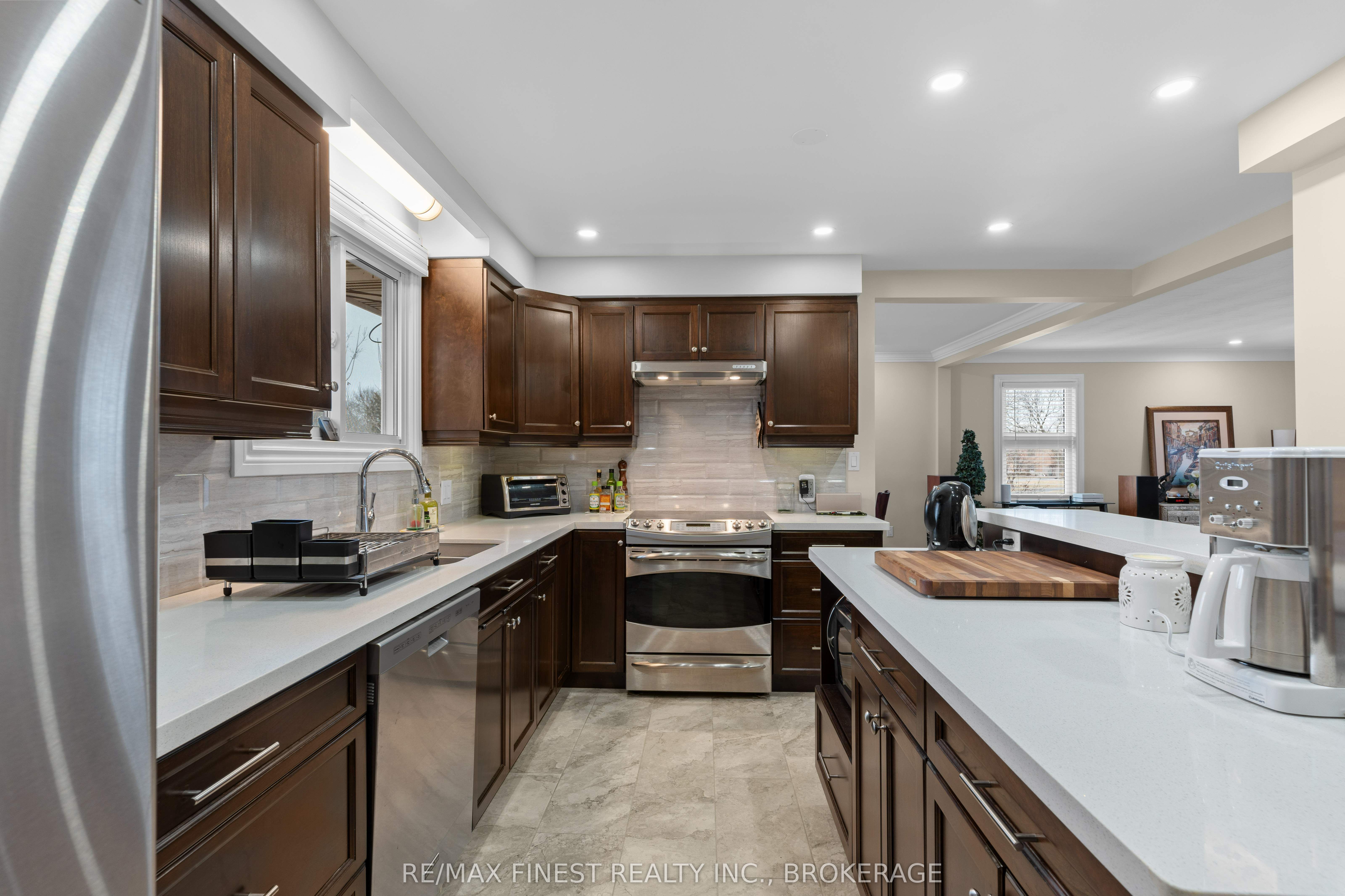994 Hudson Drive Property Photo 10