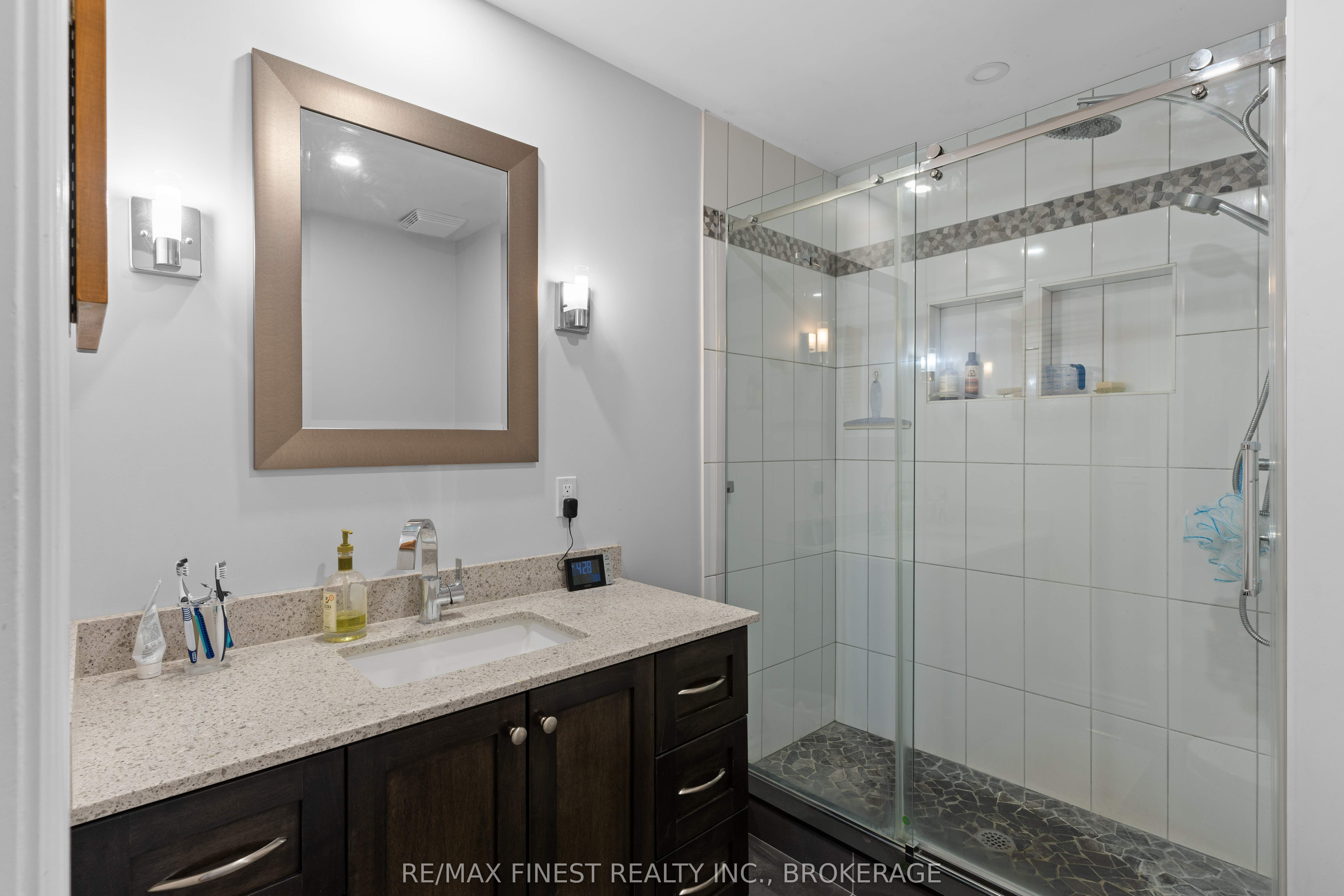 994 Hudson Drive Property Photo 31