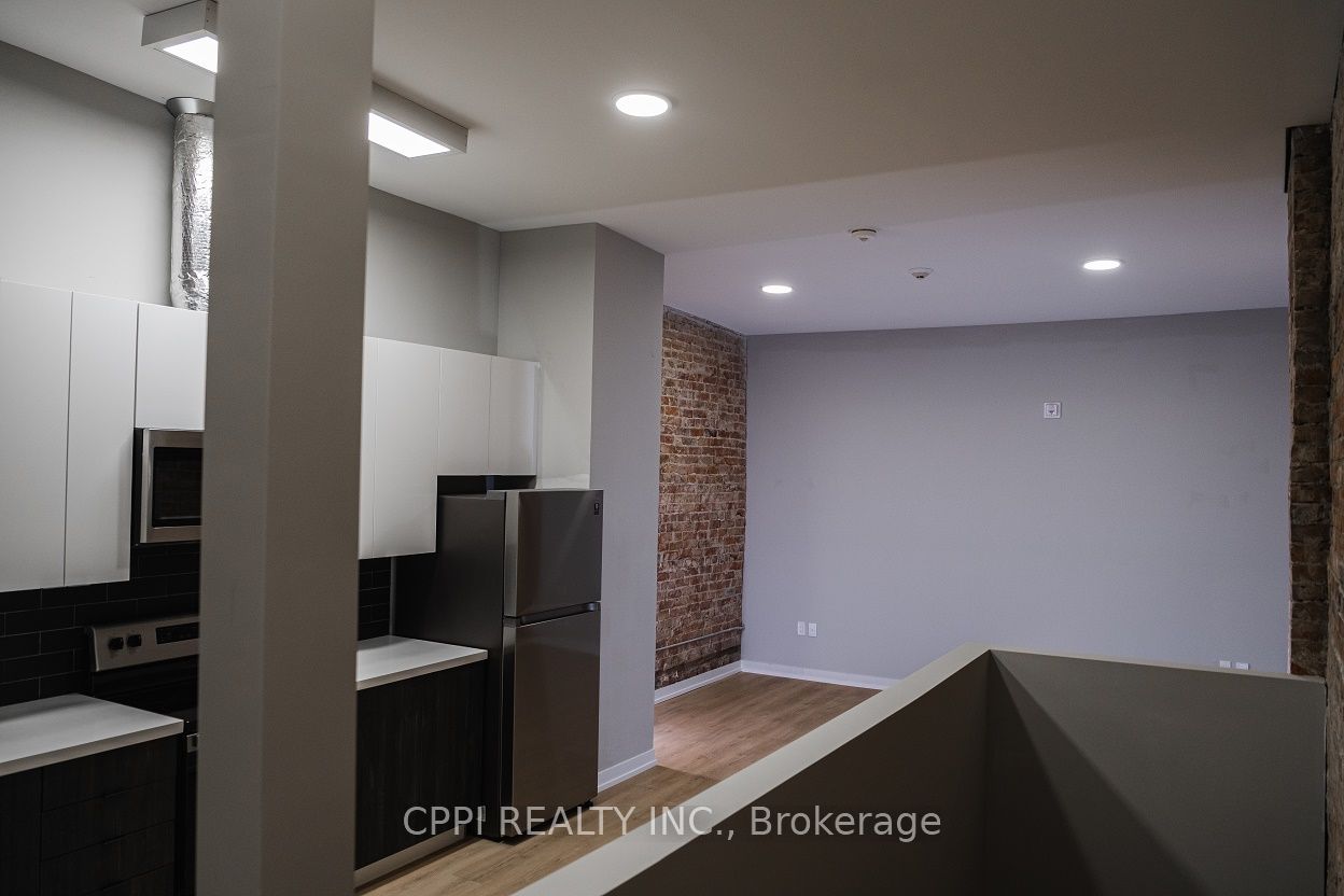 140 Simcoe Street 216 Property Photo 4