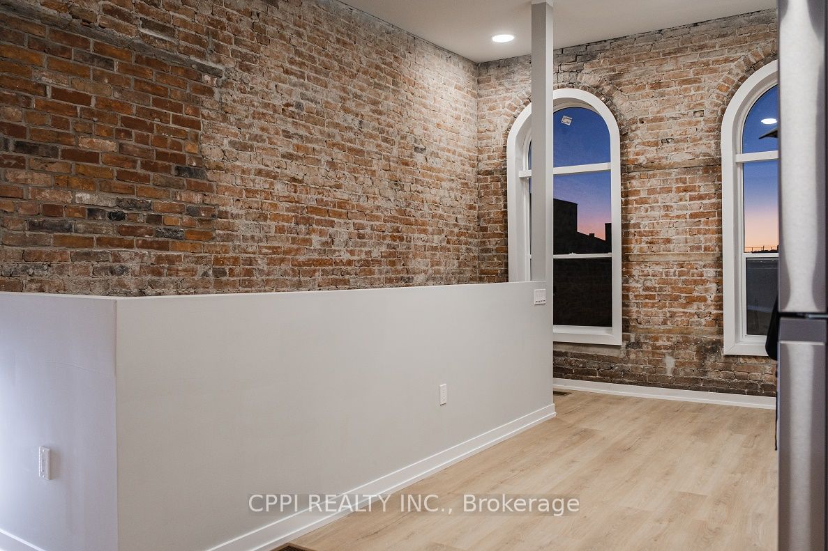 140 Simcoe Street 216 Property Photo 6