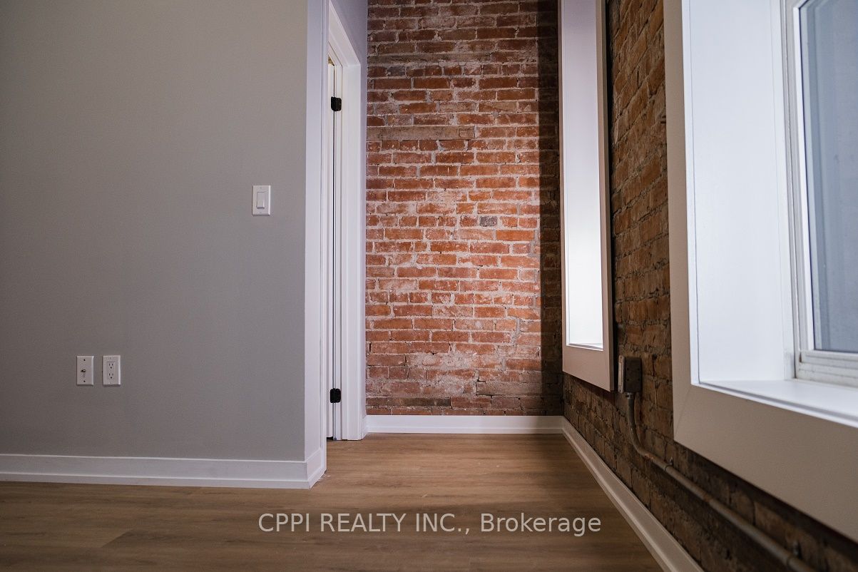 140 Simcoe Street 216 Property Photo 9