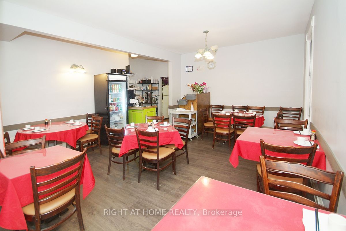 870 Somerset Street Property Photo 4